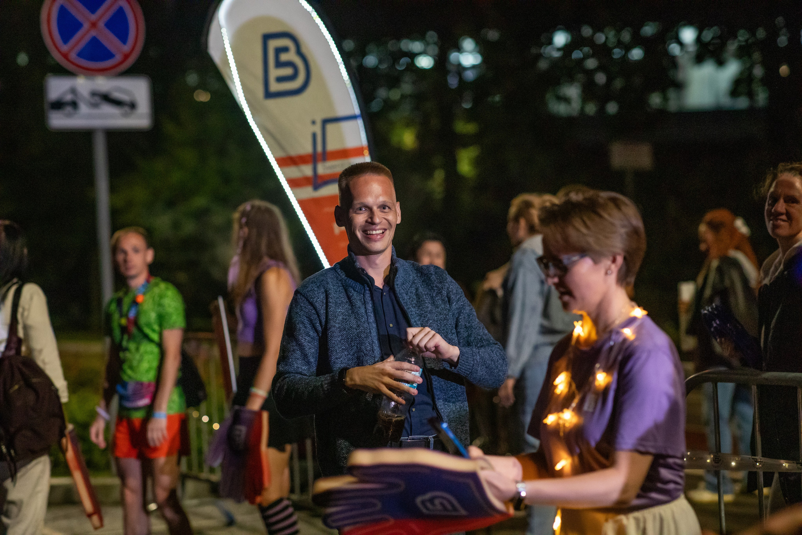 Самая крутая поддержка Ночного забега от 5 вёрст 03.08.24. Фотограф Сергей Ловкий