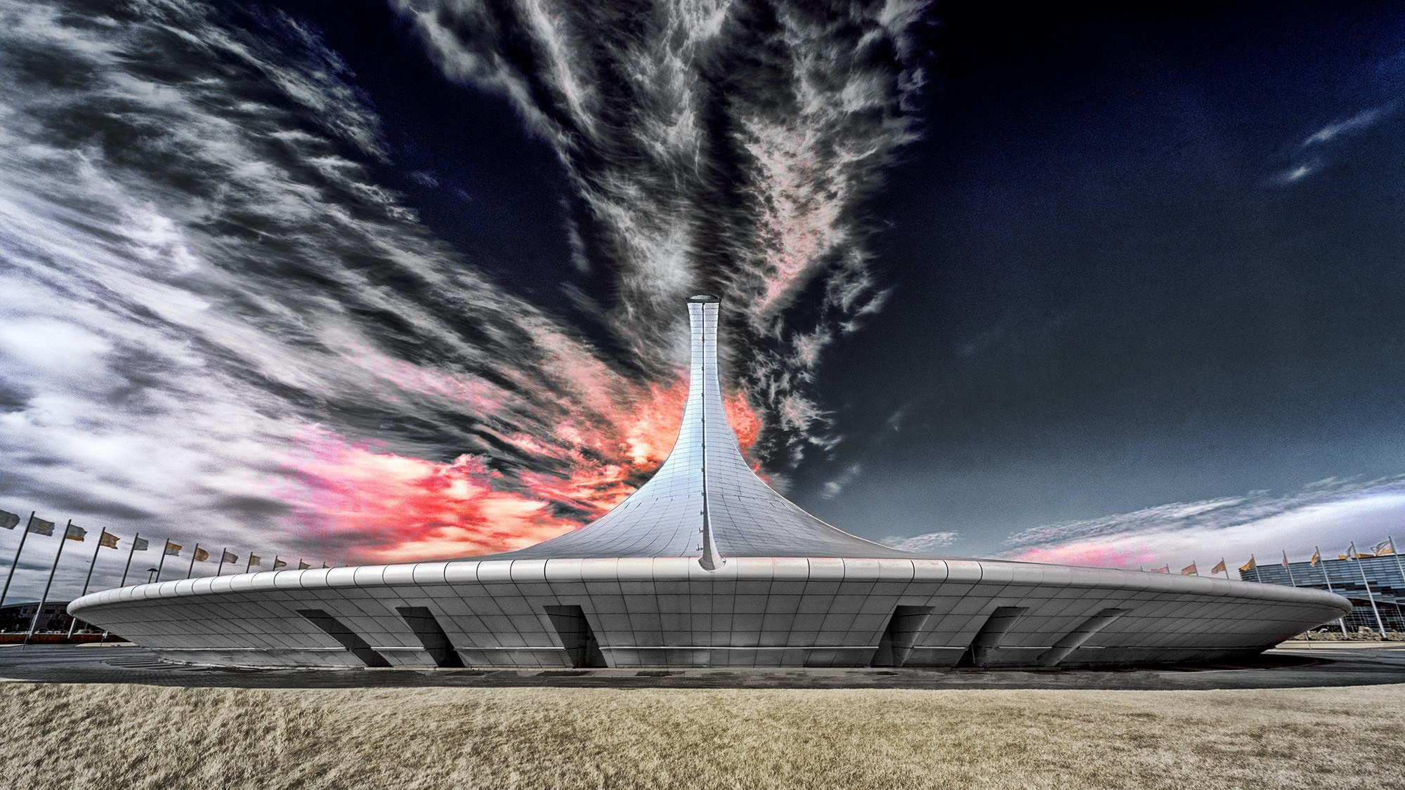 Чаша Олимпийского Огня  в огне