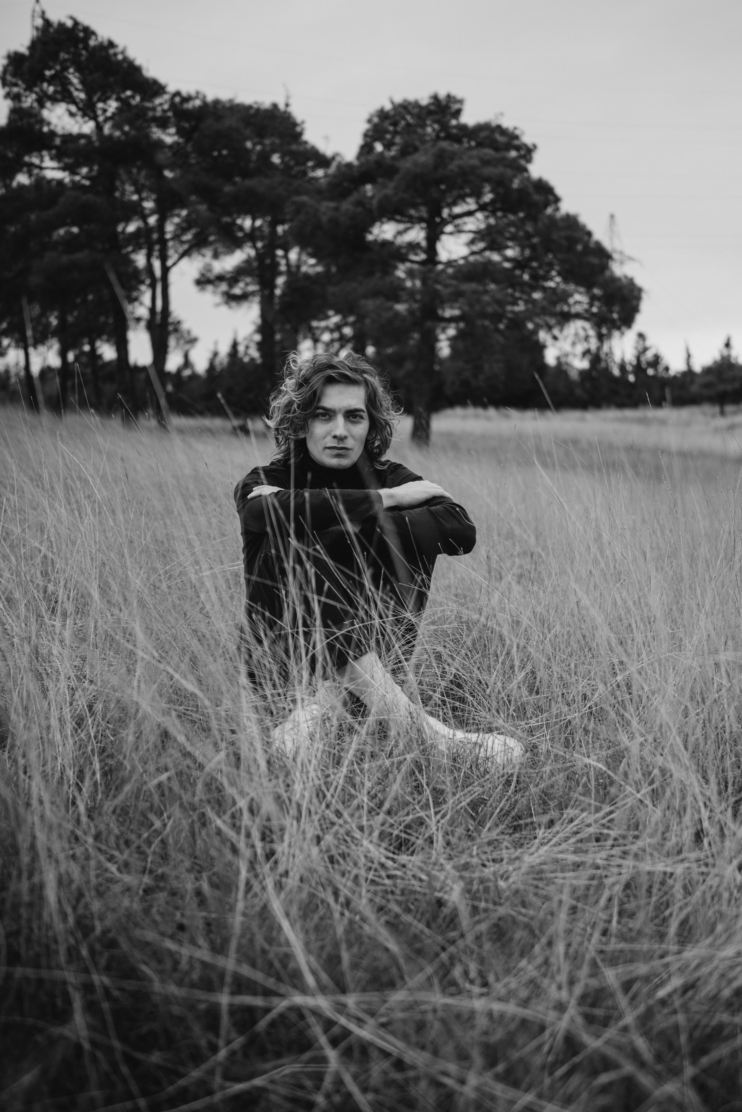 Мужская портретная фотосессия на природе. Портретный и свадебный фотограф в Тбилиси • xeniqo