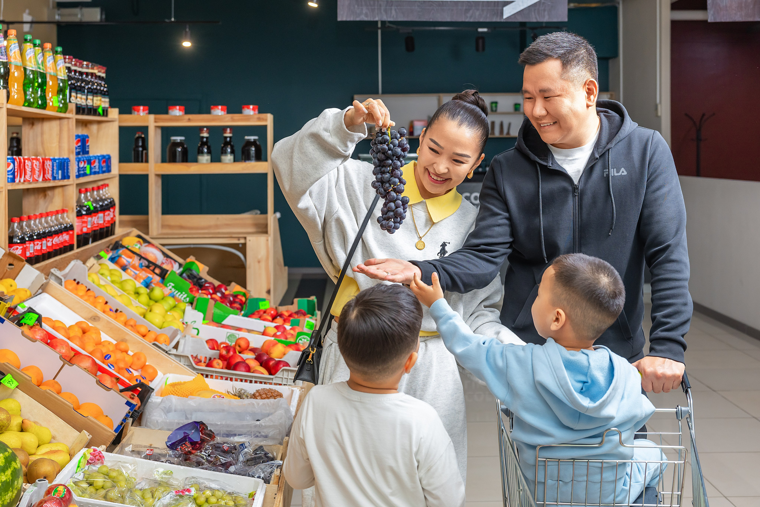 Рынок «Каскад». Фотограф и видеограф в Улан-Удэ: Аюна Габагуева и Артём Шаханов