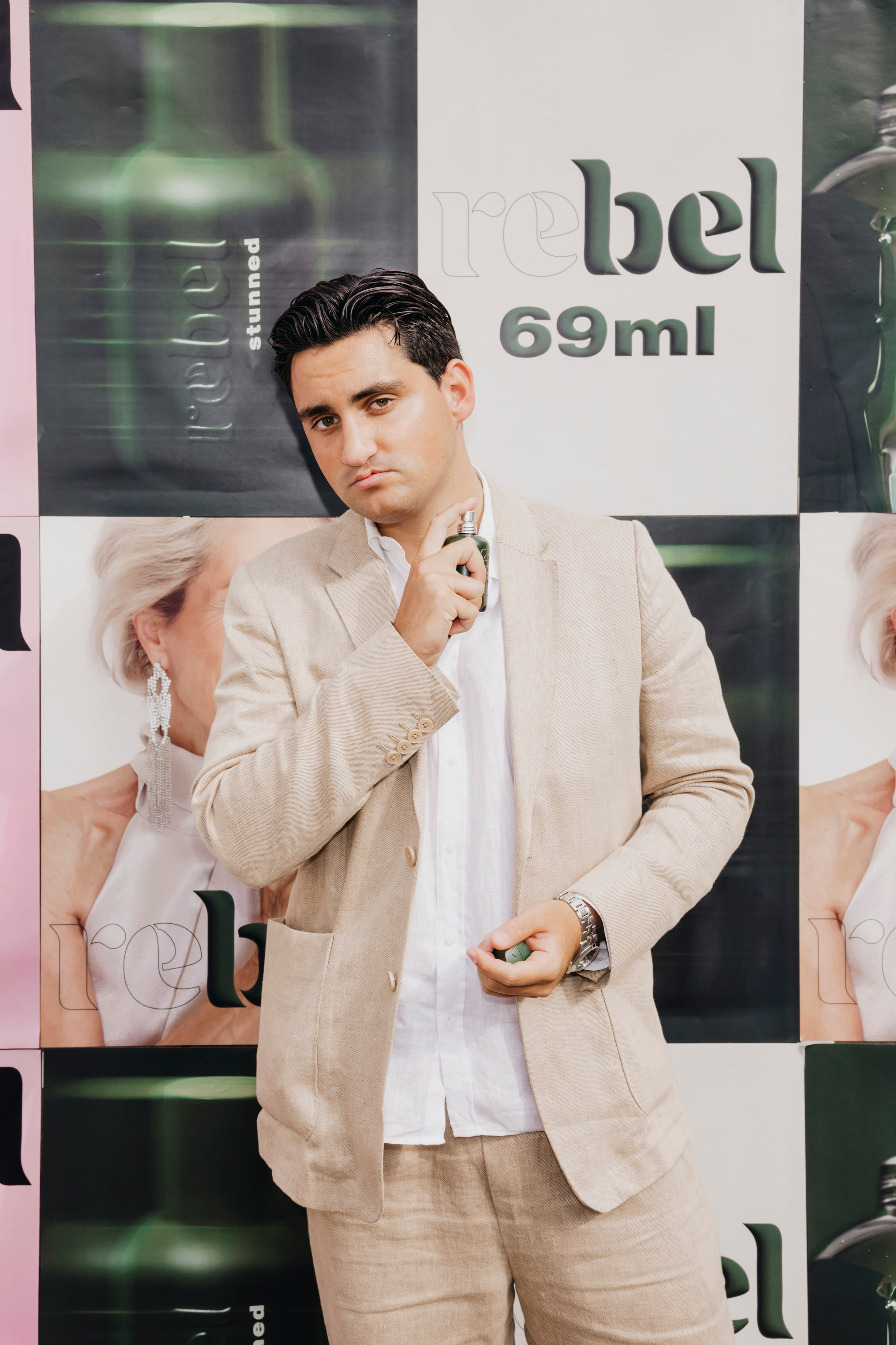 «Rebel» by «Molecule». «Птичка на проводе»: информационный портал в Москве