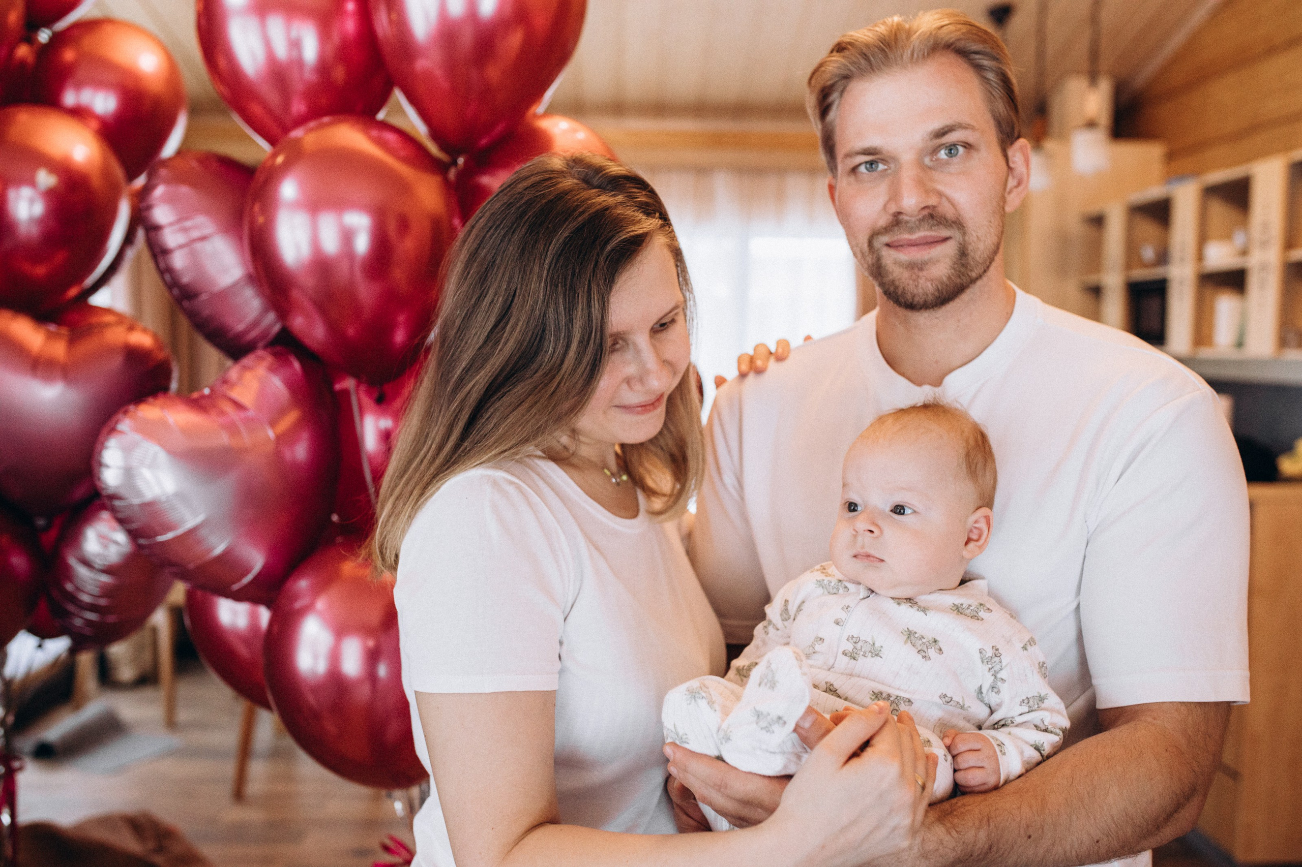 Коттедж и лес. Фотосервис курорта «Охта Парк­­­»