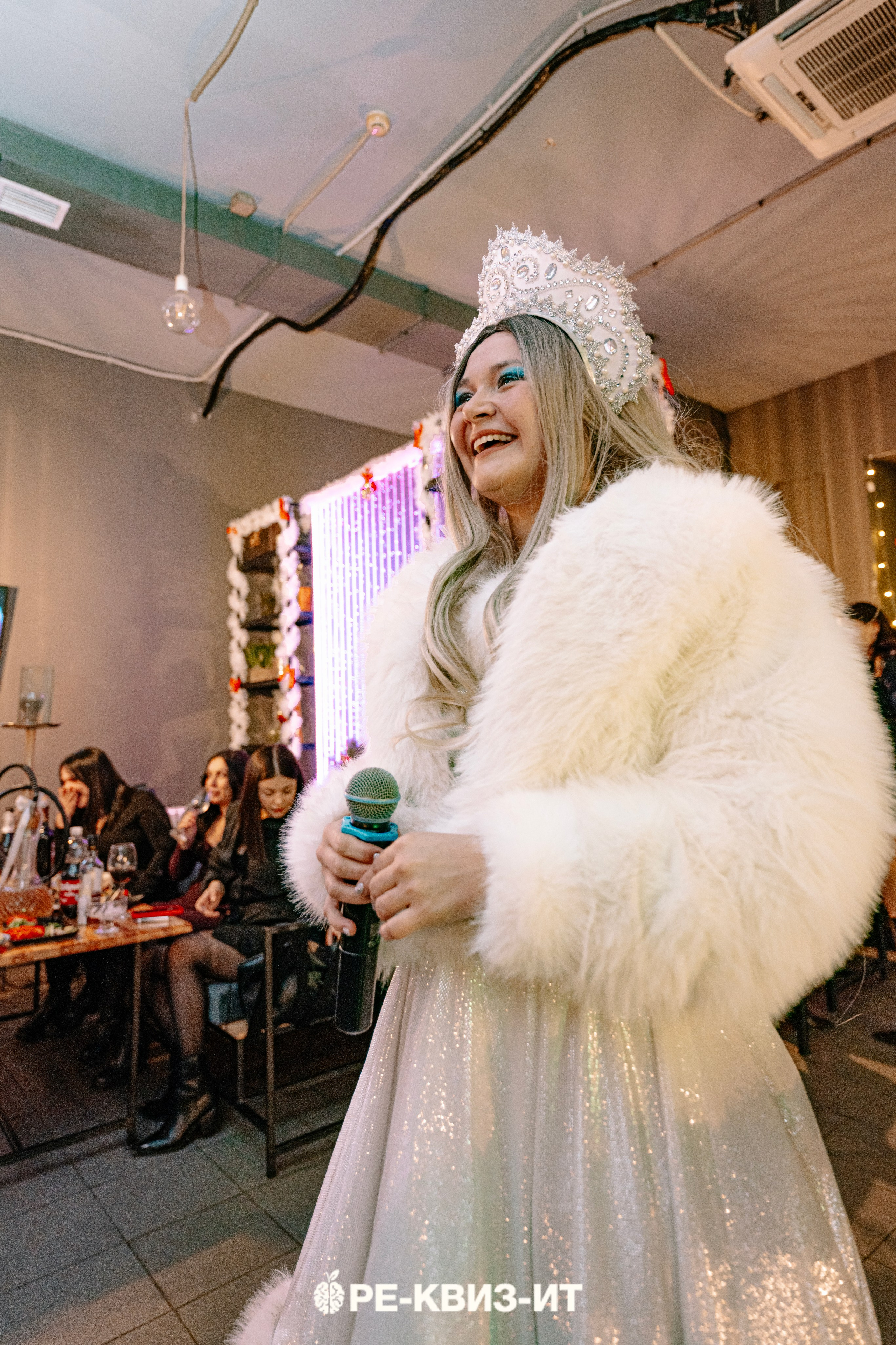 Реквизит — квиз в Зеленодольске и Волжске ZR cafe. Свадебный фотограф в Казани, и Зеленодольске Радик Мухаметов