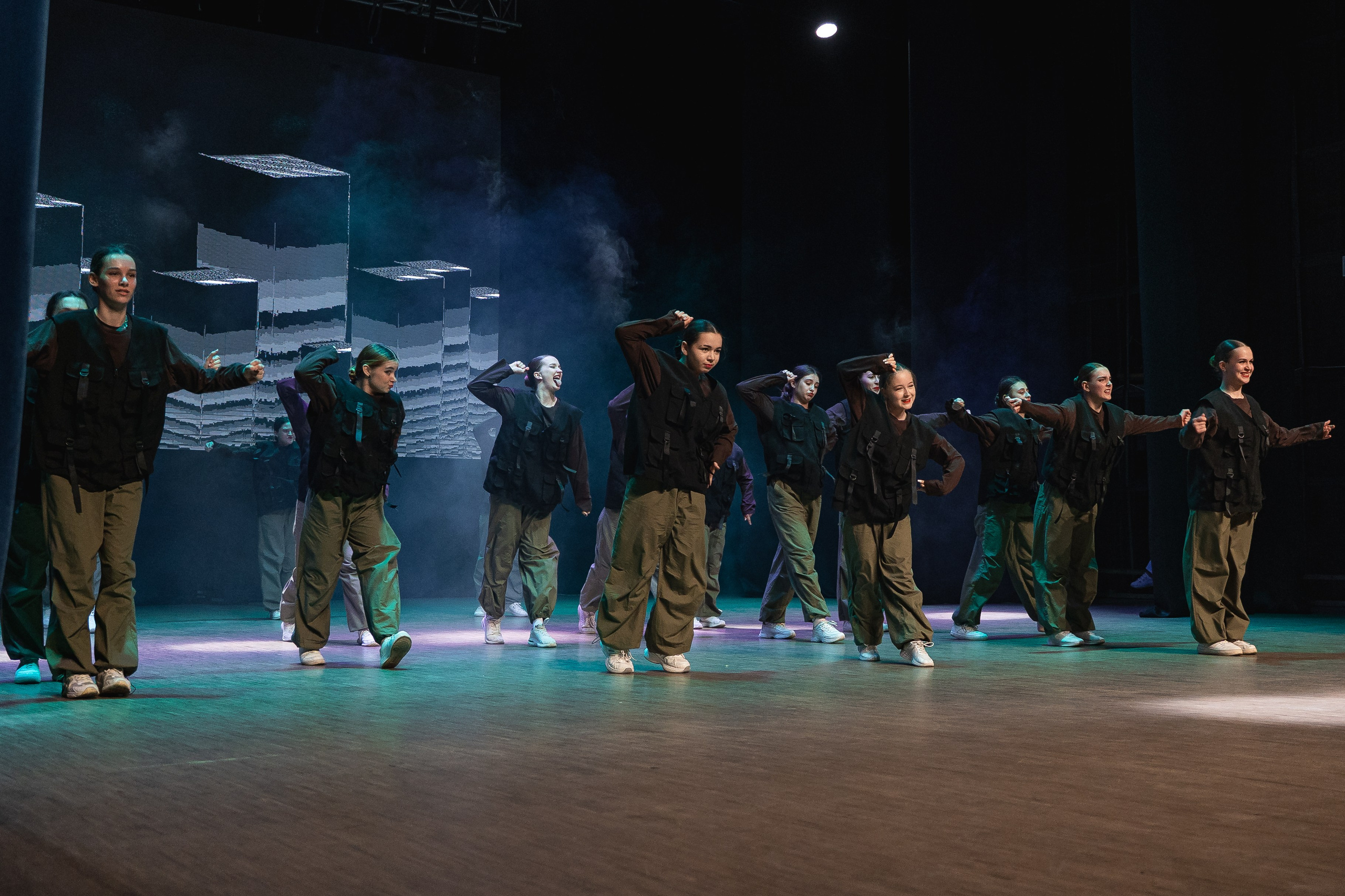 Отчётный концерт танцевально-спортивного клуба «PULSE». Портретный и репортажный фотограф в Воронеже: Анастасия Пузикова