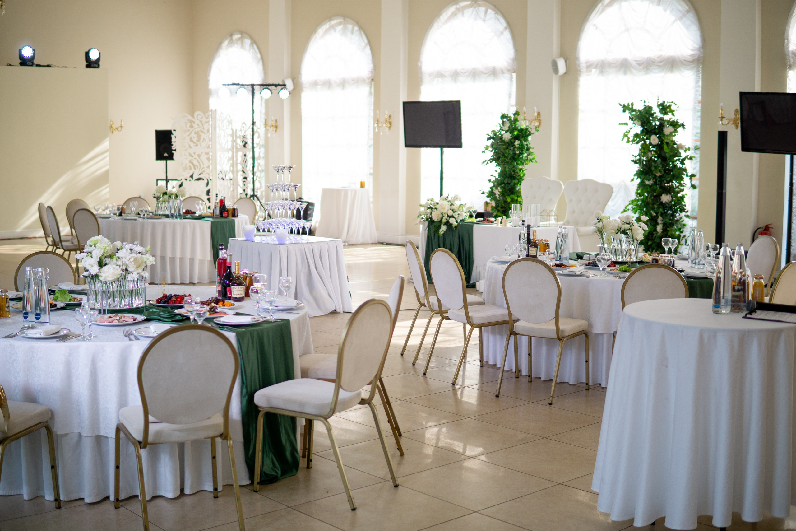 Свадебная фотосессия в отеле Хилтон. Свадебный фотограф Александр Невский в Санкт-Петербурге