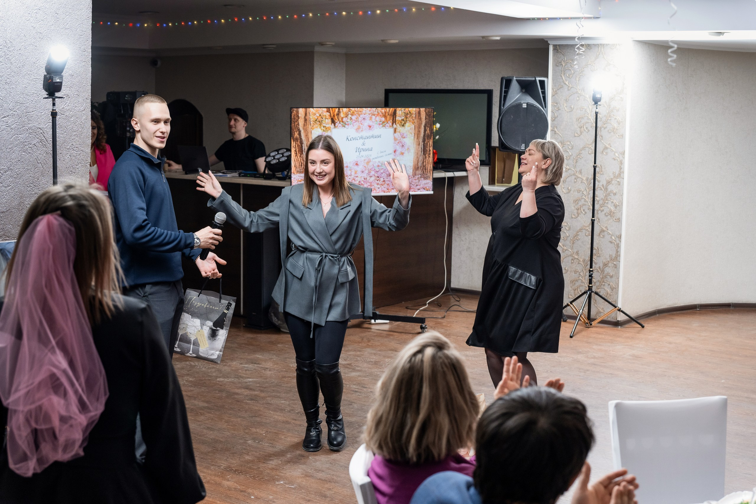 Фотосъемка 10-летнего юбилея свадьбы в Петропавловске-Камчатском, Юбилейная семейная фотосессия в Петропавловске-Камчатском, Романтическая фотосессия "Оловянная свадьба" в студии Петропавловска-Камчатского, Трогательные юбилейные фотосессии пар в Петропавловске-Камчатском, Стоимость профессиональной съемки юбилея брака в Петропавловске-Камчатском.