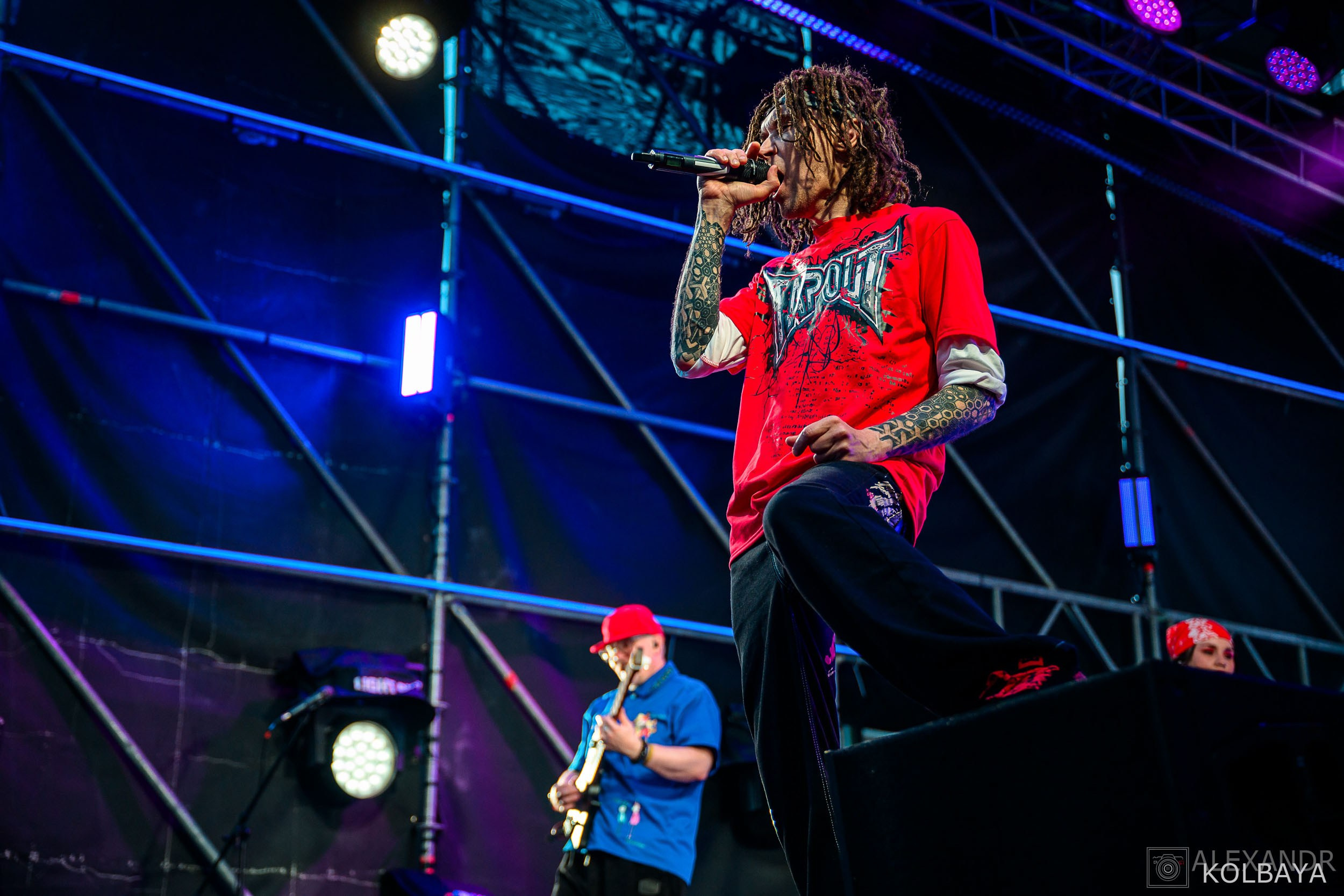 Фоторепортаж с концерта группы СЛОТ на Red Summer 2025. Концертный и театральный репортажный фотограф в Москве Александр Колбая