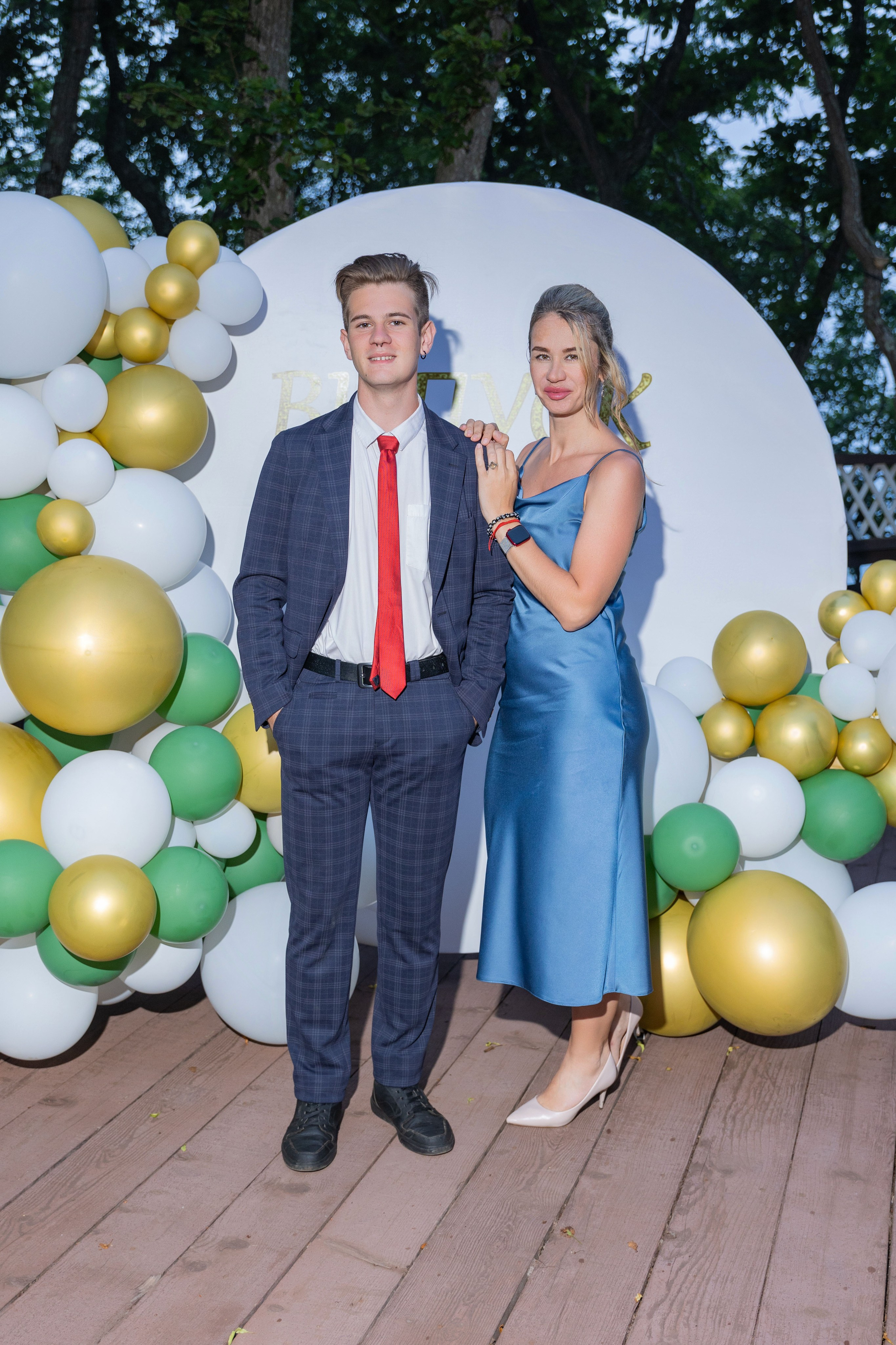 Выпускной вечер на базе отдыха Жемчужина. Выпускные альбомы во Владивостоке