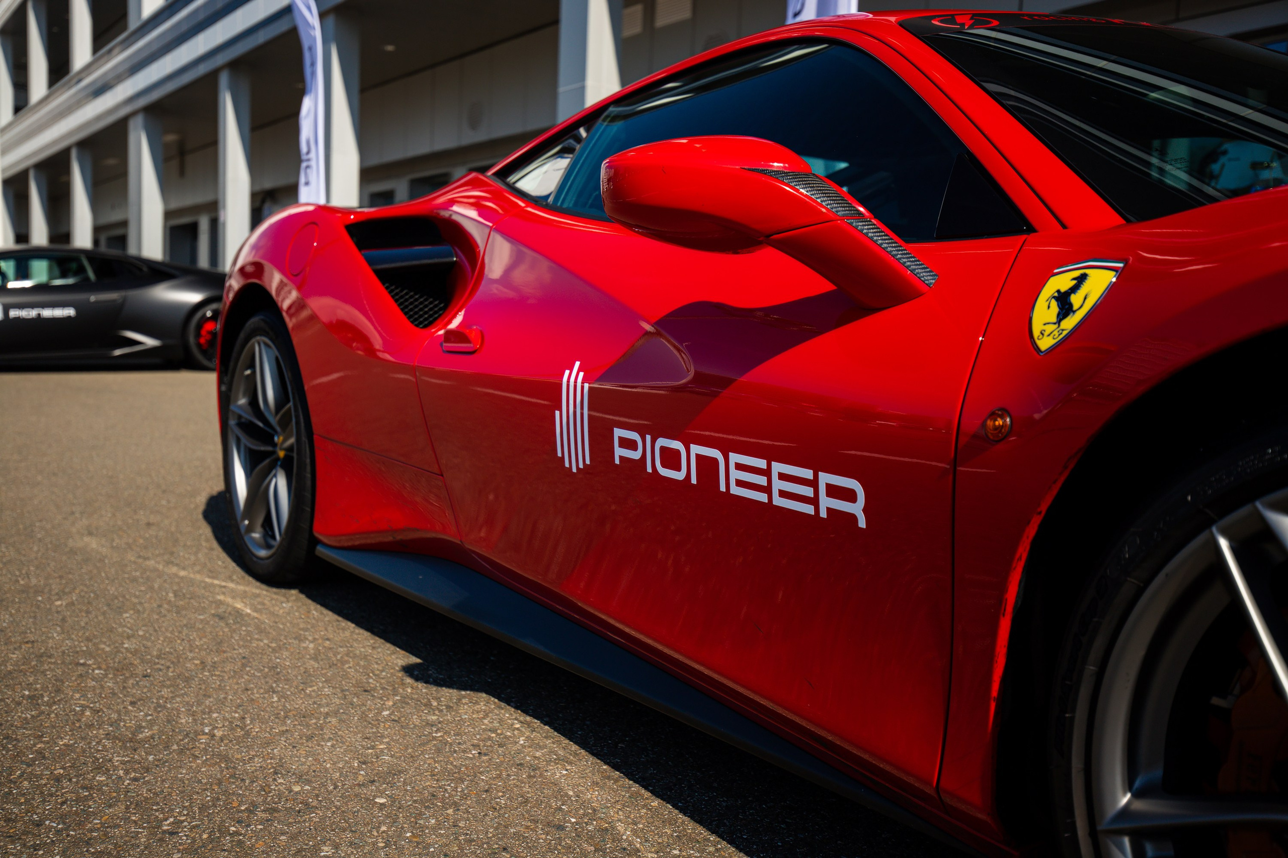 Italian Weekend Pioneer. Репортажный и fashion фотограф в Москве Сергей Бардин