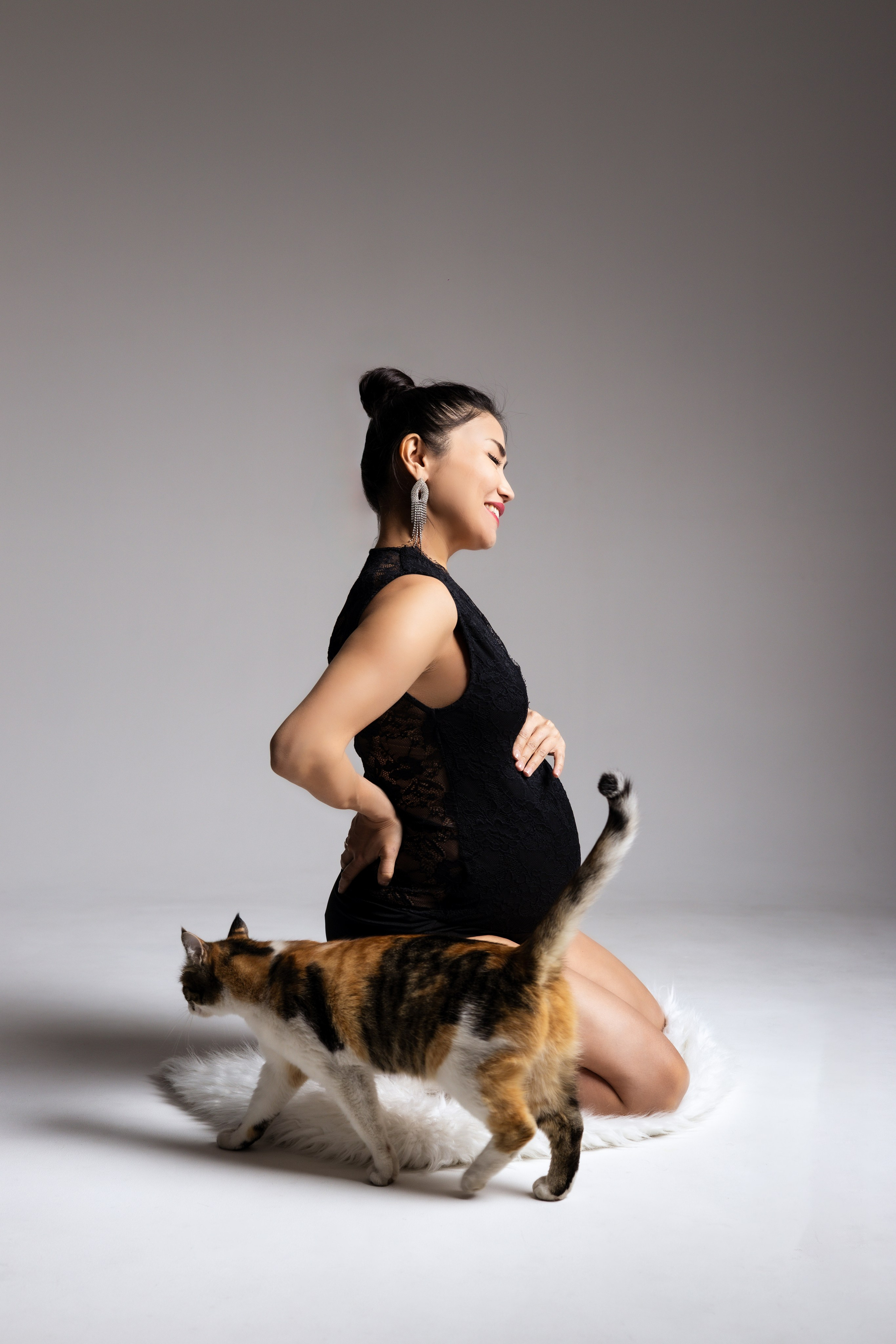 Фотосессия беременности в Алматы — maternity съёмка для будущих мам. Фотограф Алматы