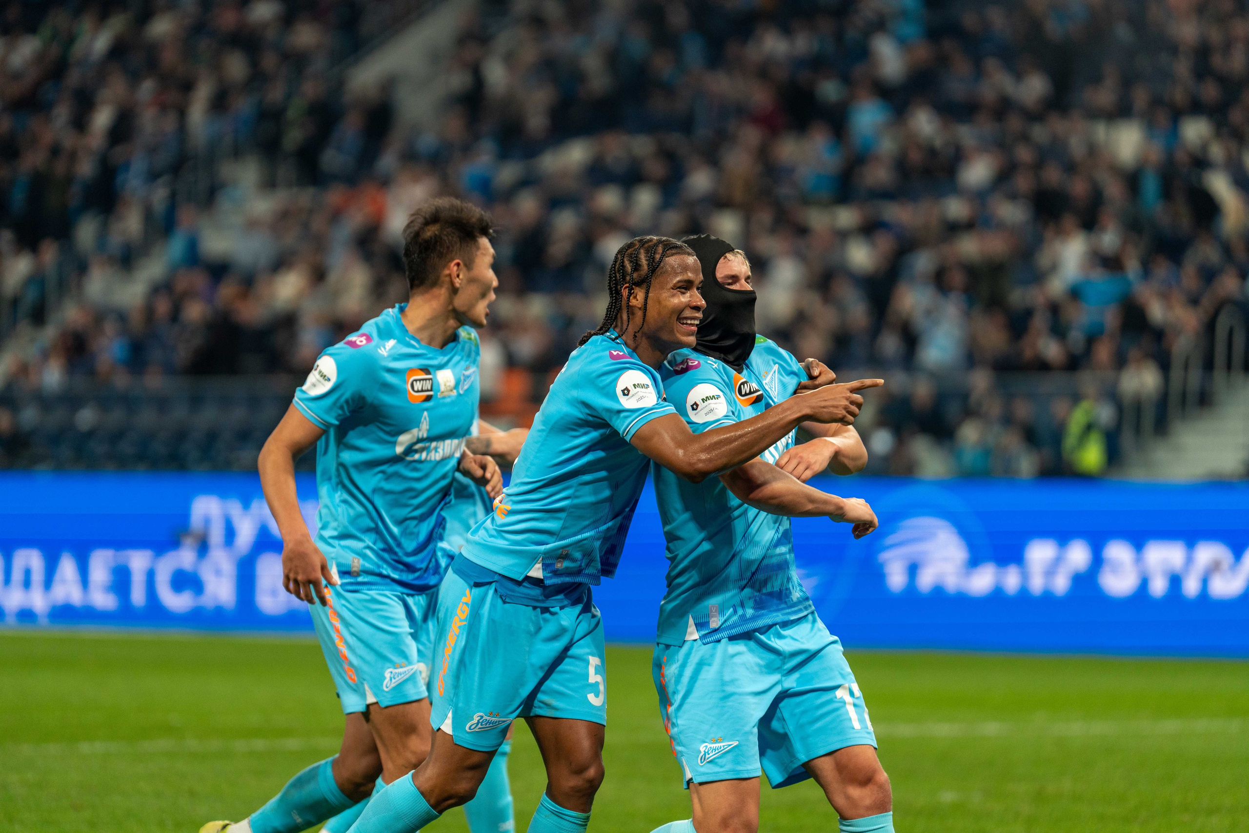 Зенит — Локомотив: фотогалерея 14-го тура РПЛ на Газпром Арене | Антон Гауф. Спортивный фотограф в Санкт-Петербурге | Антон Гауф