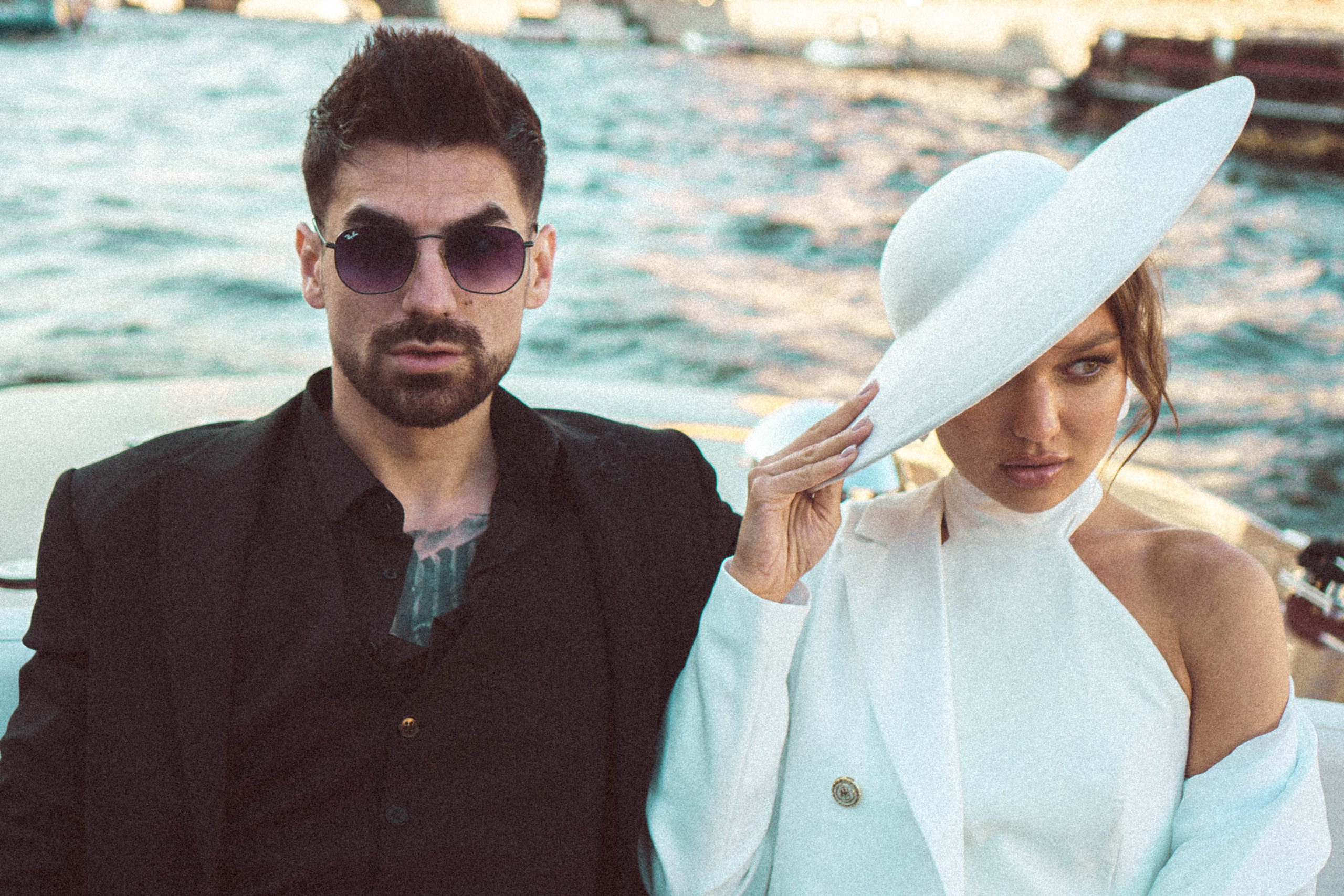 СВАДЕНБНАЯ СЬЕМКА НА КАТЕРЕ ПО КАНАЛАМ САНКТ-ПЕТЕРБУРГА И В АКВАТОРИИ НЕВЫ. Профессиональный фотограф, Санкт-Петербург — Виктория Богомолова