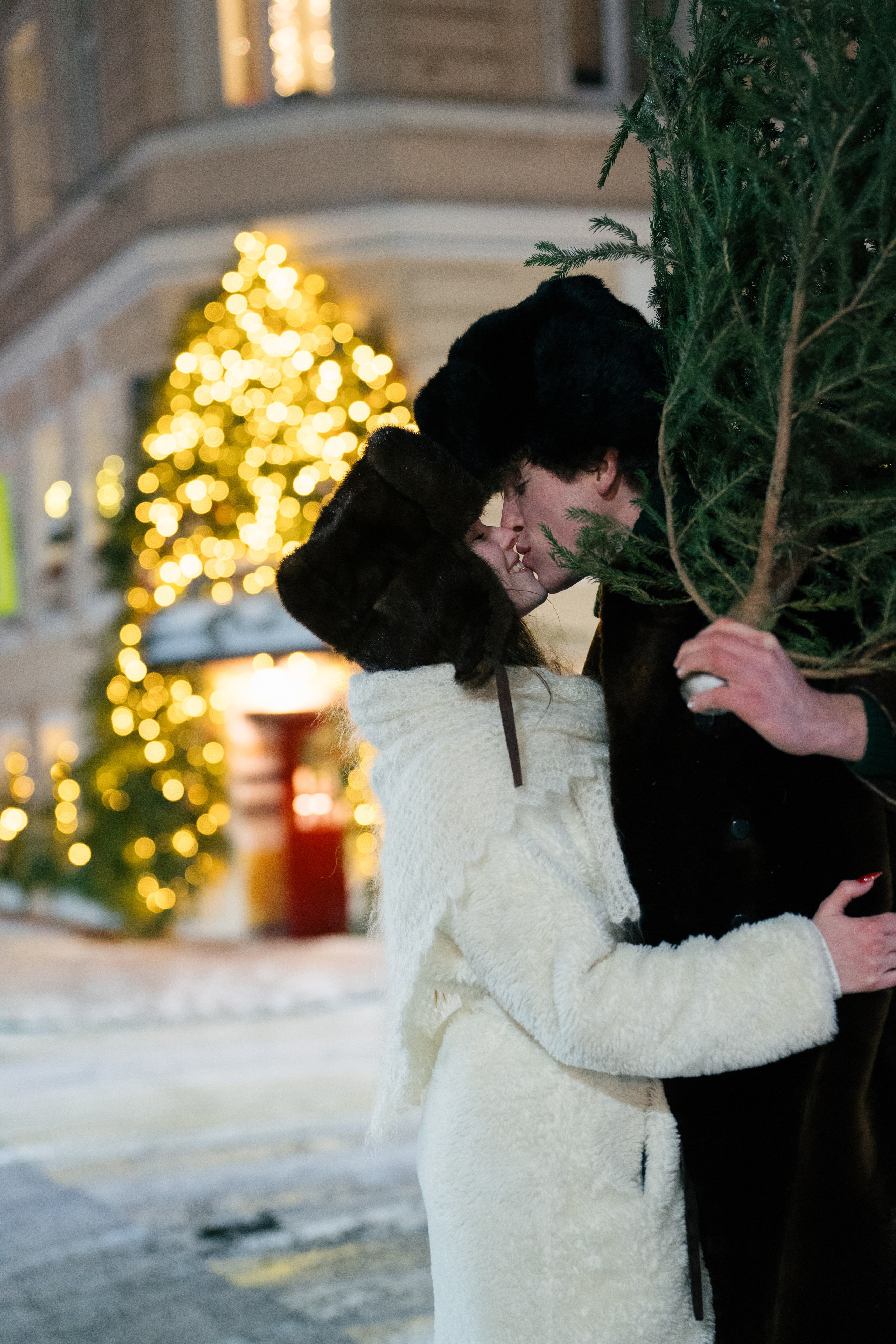 НОВОГОДНЯЯ ПРОГУЛКА ПАРЫ ПО ЧЕРНЫШЕВСКОЙ ПЕРЕД НОВЫМ ГОДОМ. Профессиональный фотограф, Санкт-Петербург — Виктория Богомолова