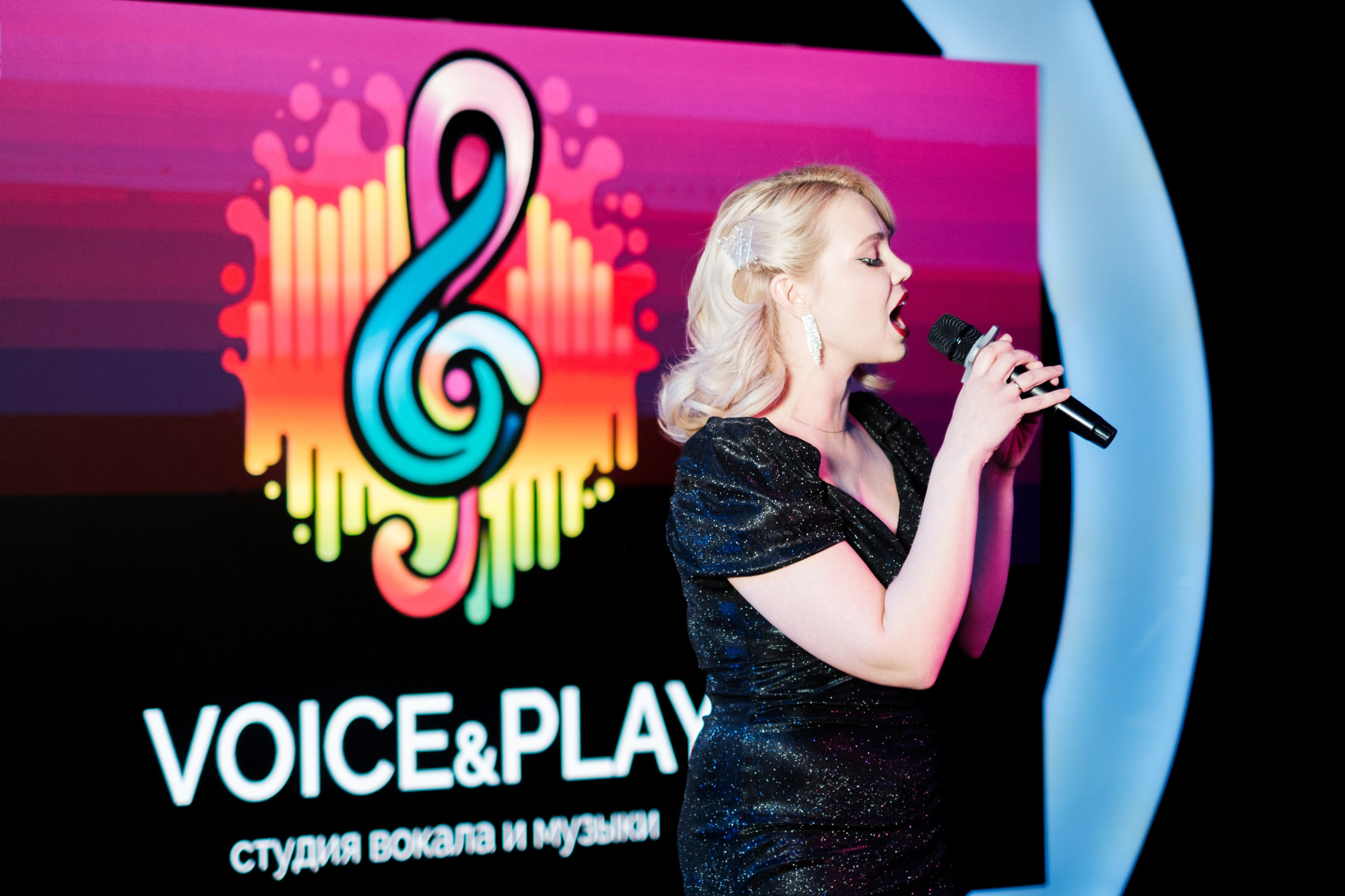 Voice&Play | караоке-бар ГОСТИ. Свадебный и репортажной фотограф Денис Ожигин в Краснодаре и Краснодарском крае