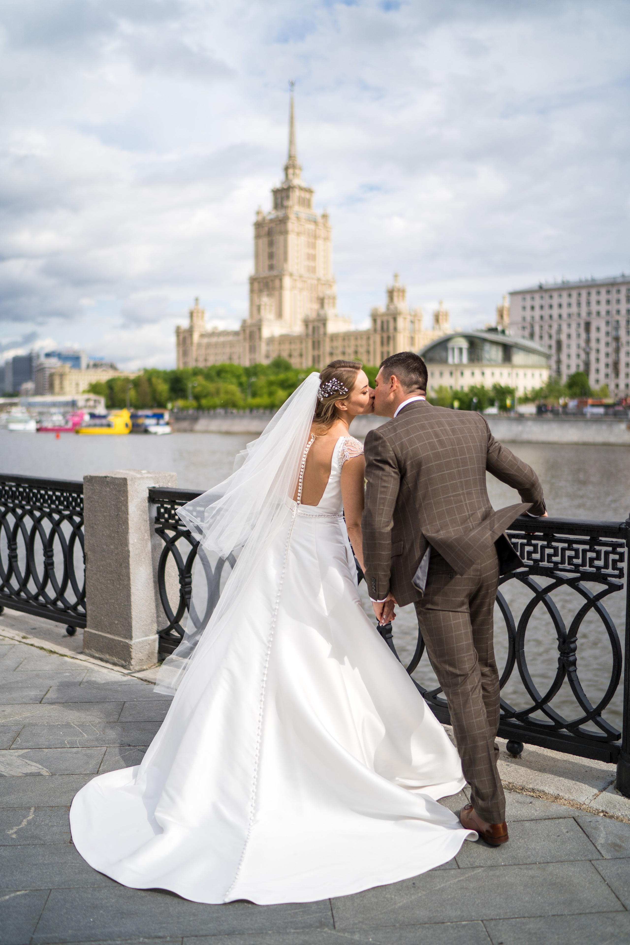 Фотосъемка венчания в Москве. Каталожная и промышленная съемка в Москве Александр Плонский