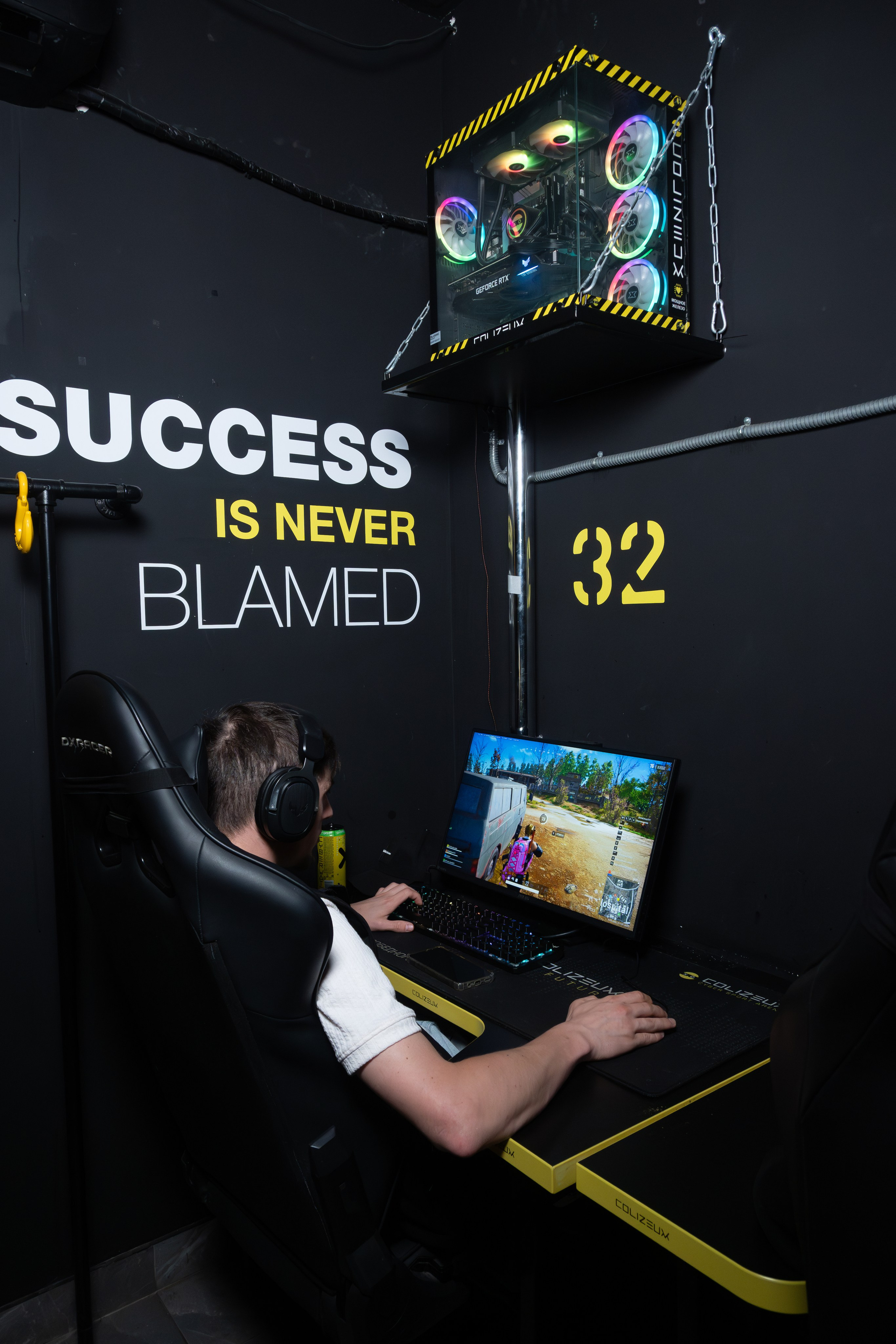 Репортаж в киберспортивном клубе Kolizeum. Фотограф мероприятий в Москве