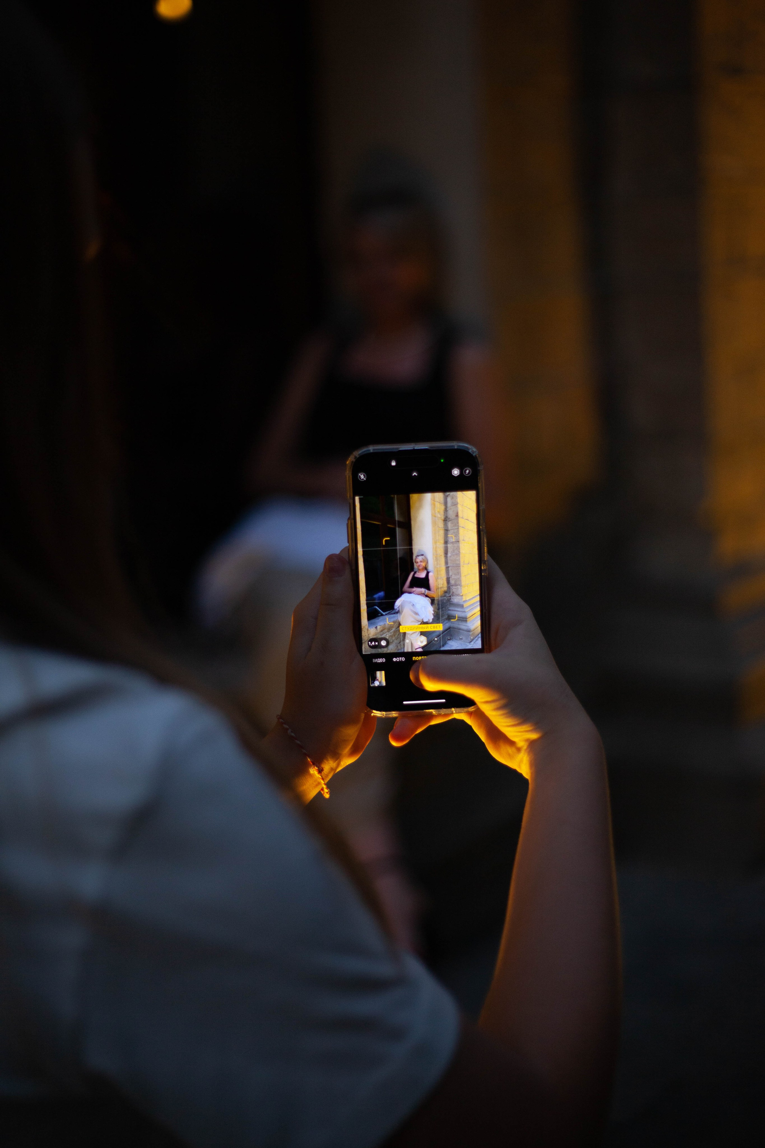 Абрау. Уличный фотограф Города N