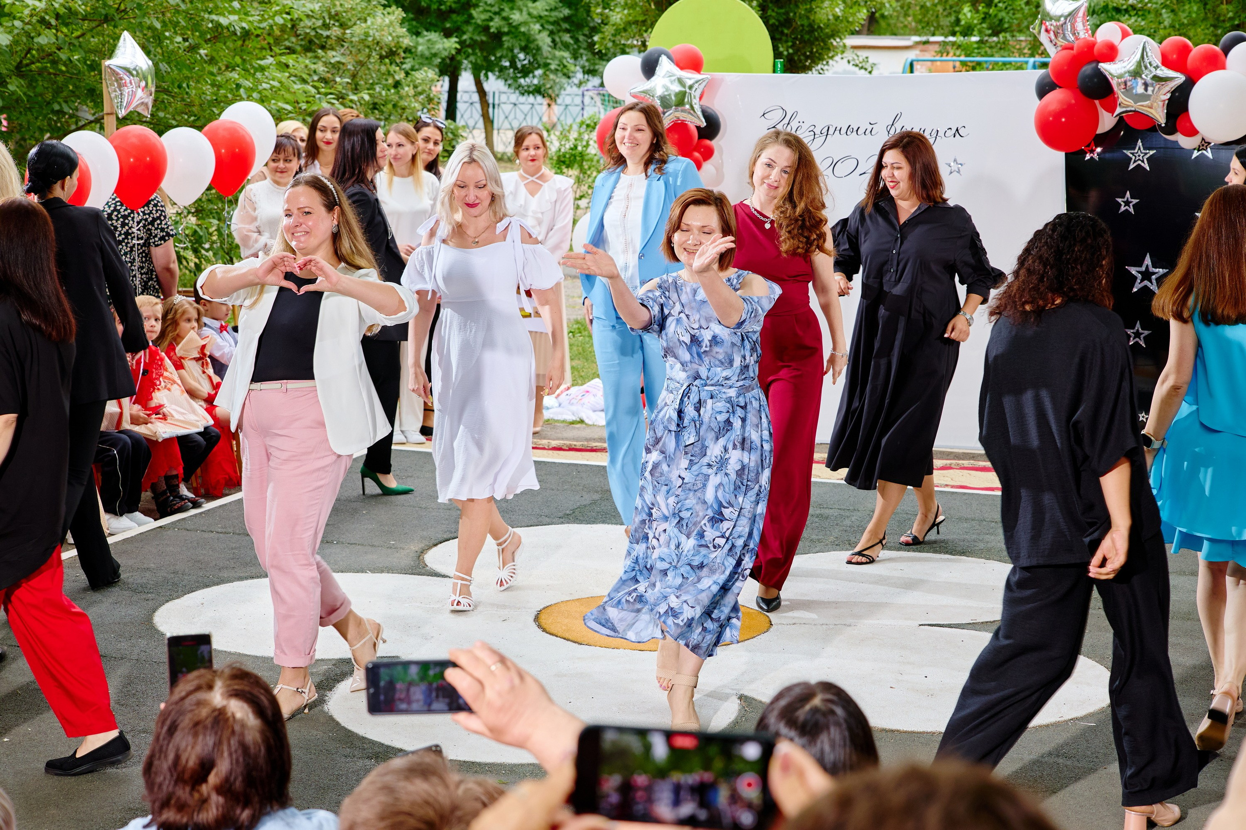 Выпускной 45 сад. Фотограф Выпускные альбомы Таганрог Сергей Коробченко