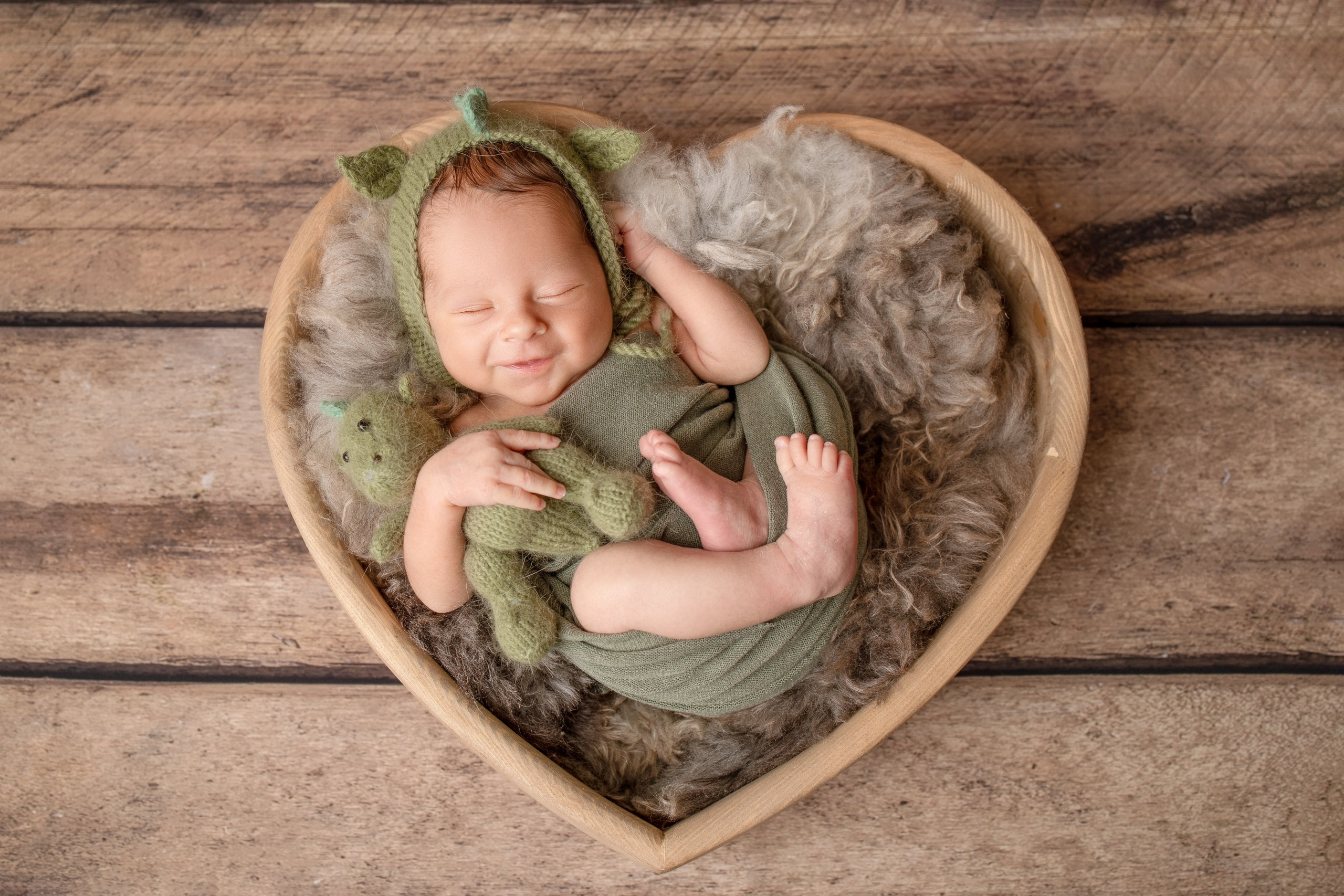 Нежная и милая фотосессия первых дней жизни Вашего ребенка в Минске. Фотограф новорождённых Минск — стоимость newborn фотосессии в Минске