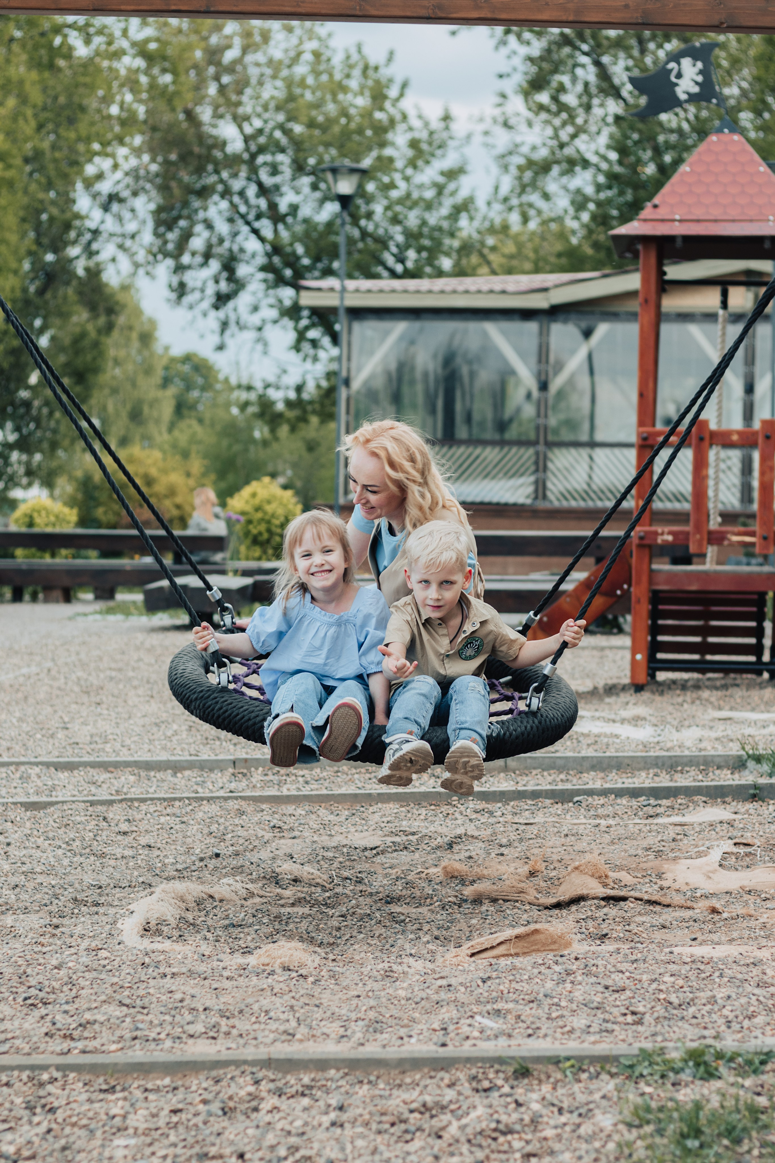 Прогулка с мамой по городу