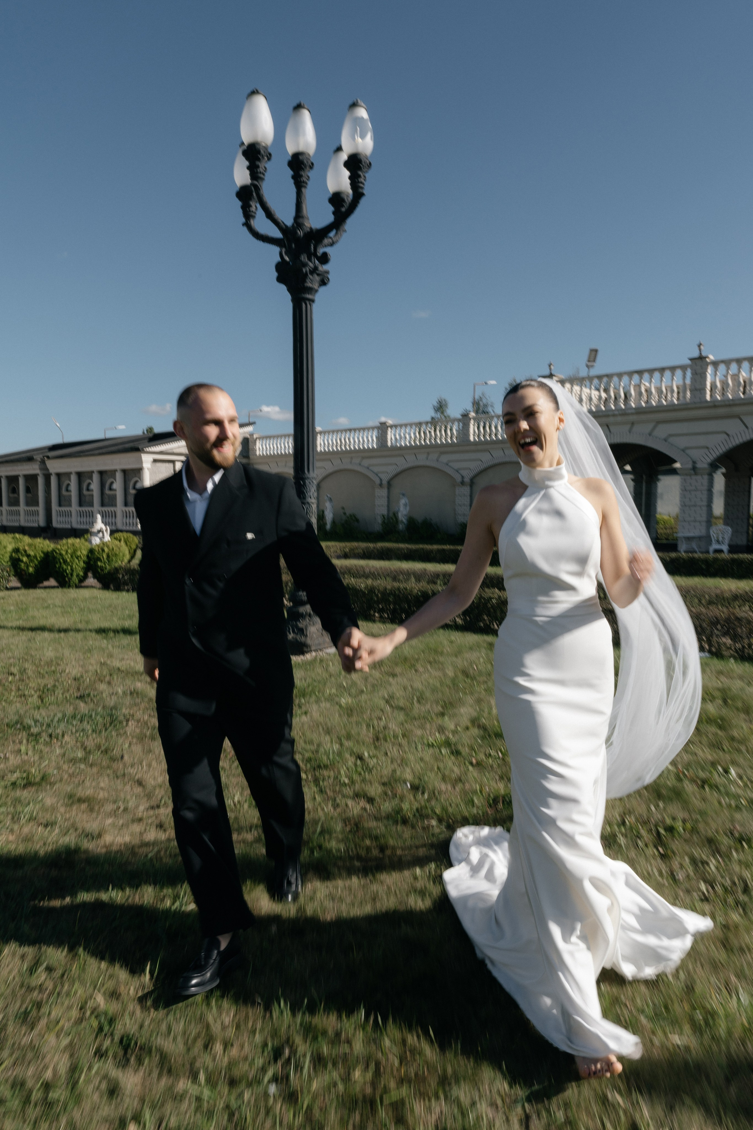 Wedding day in VERSAL PARK. Wedding PHOTOGRAPHER Andrew Vnukov