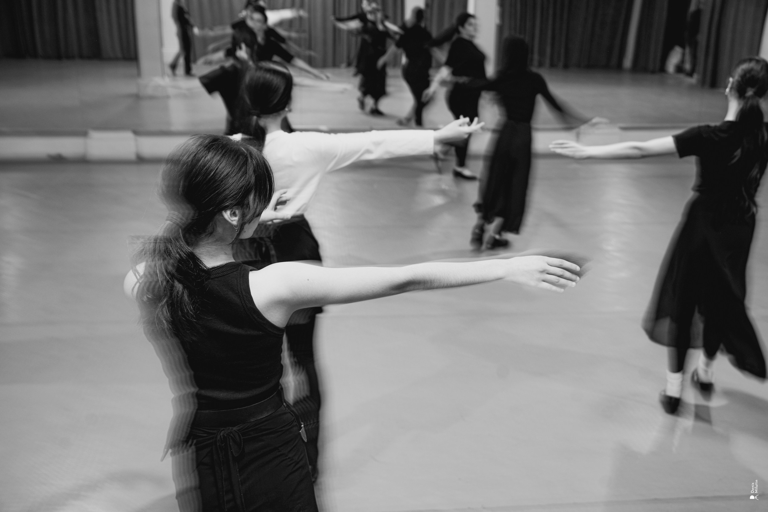 Серия Танцев теней. Портретный фотограф Денис Милютин