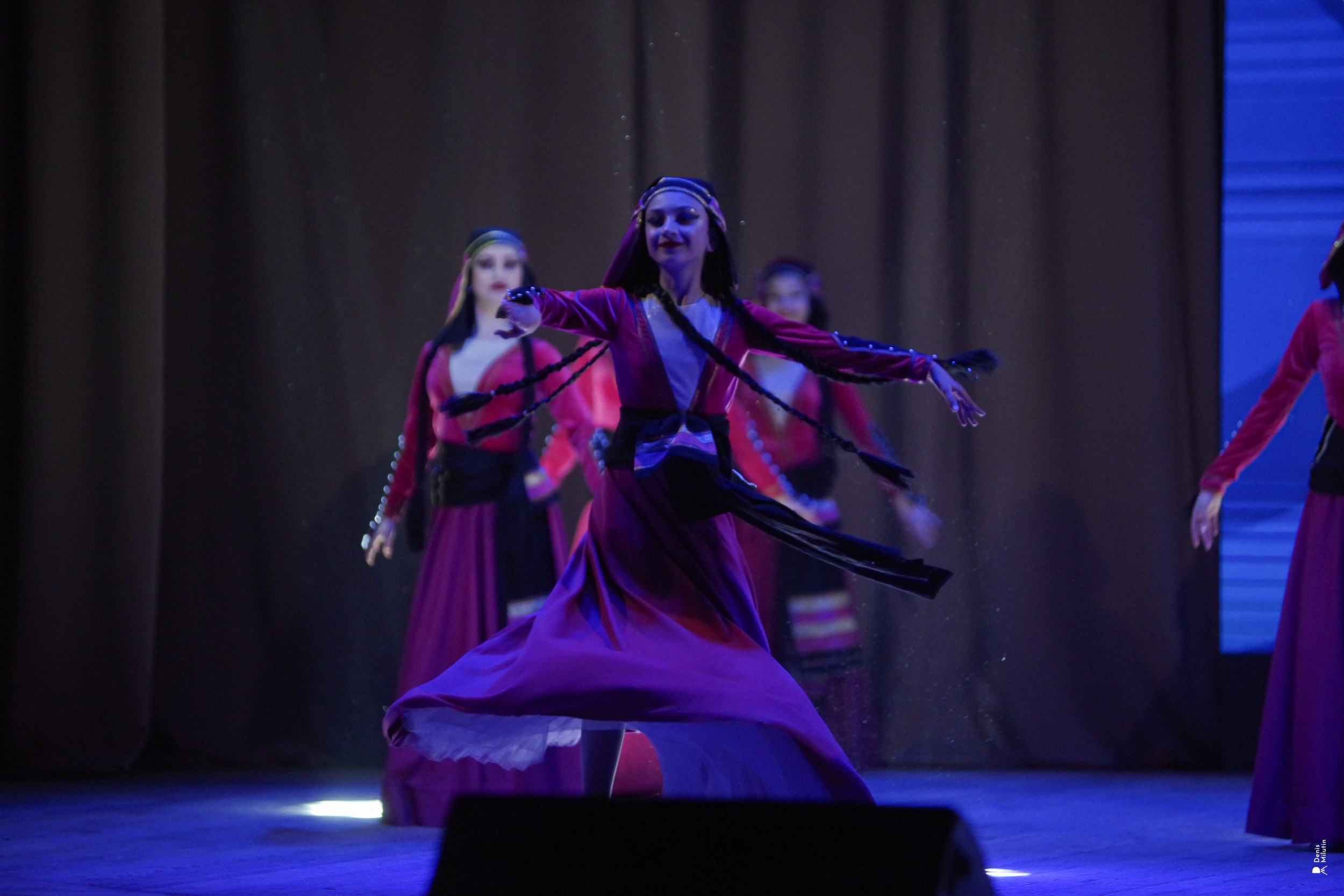 Танцы в Хоби. Портретный фотограф Денис Милютин