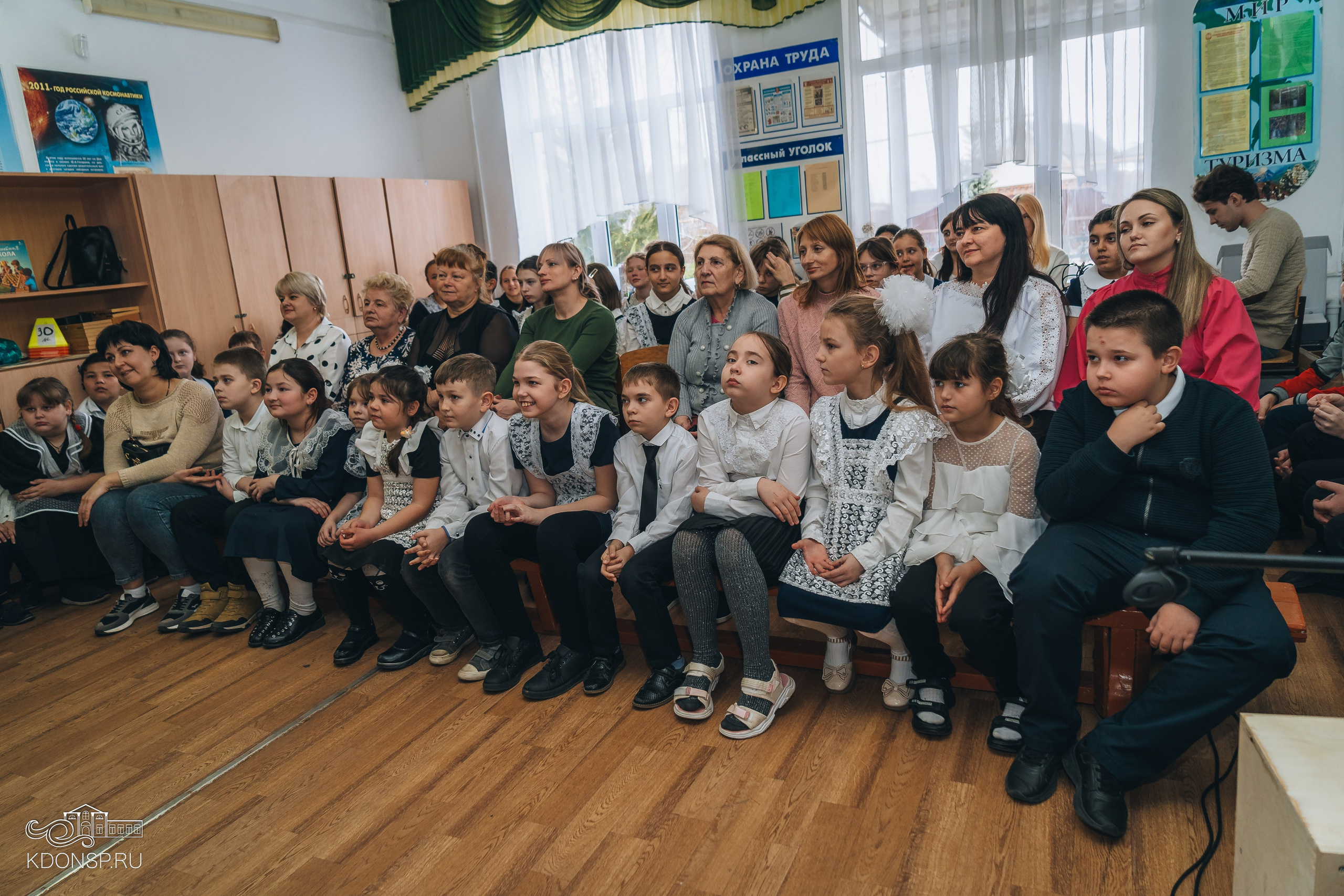 В преддверии праздника весны. Новотитаровский Дом культуры