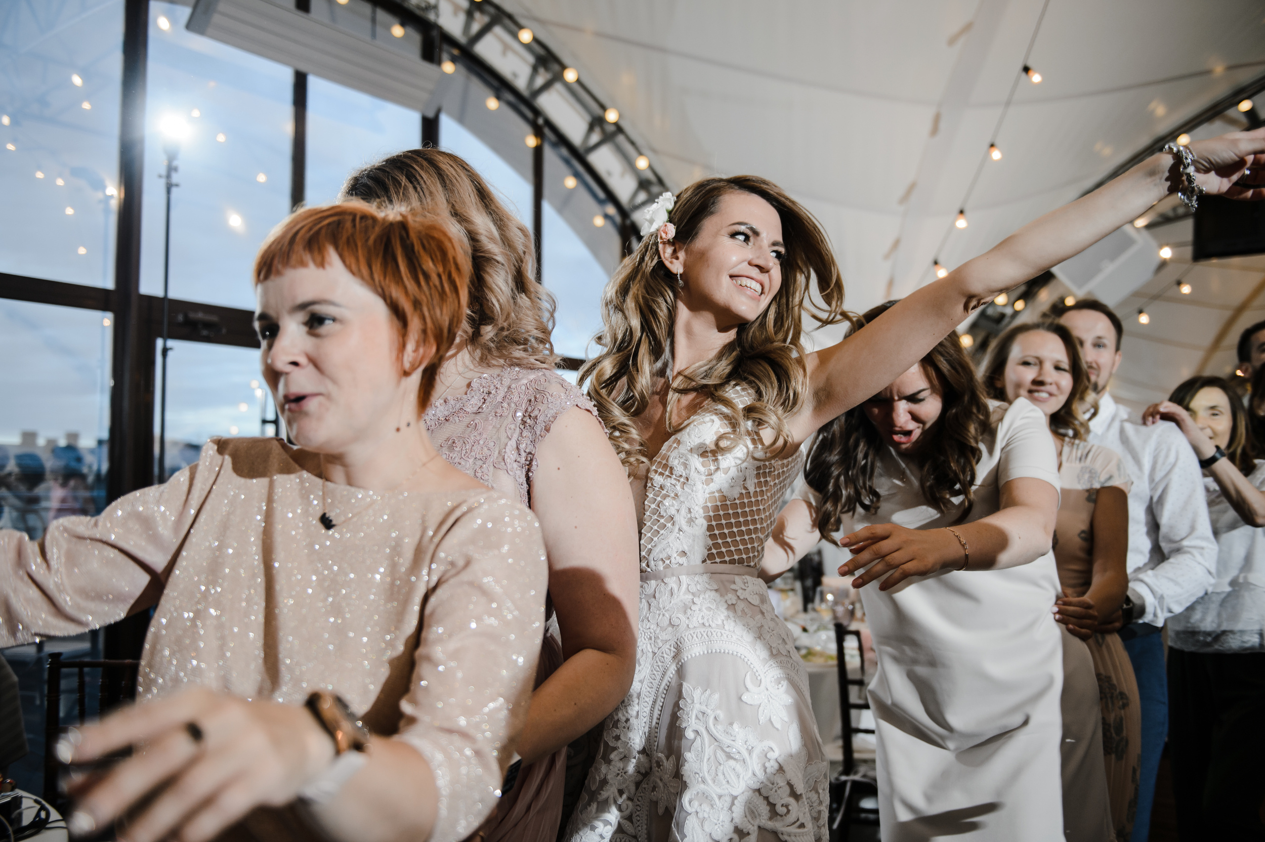 Итальянцы, танцы на крыше и разрезанный галстук | Ксения и Roberto. Свадебный и репортажный фотограф Сергей Чесноков