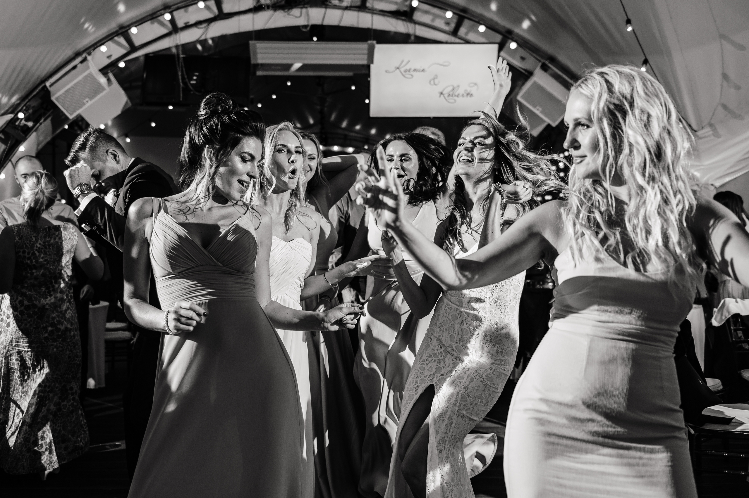 Итальянцы, танцы на крыше и разрезанный галстук | Ксения и Roberto. Свадебный и репортажный фотограф Сергей Чесноков