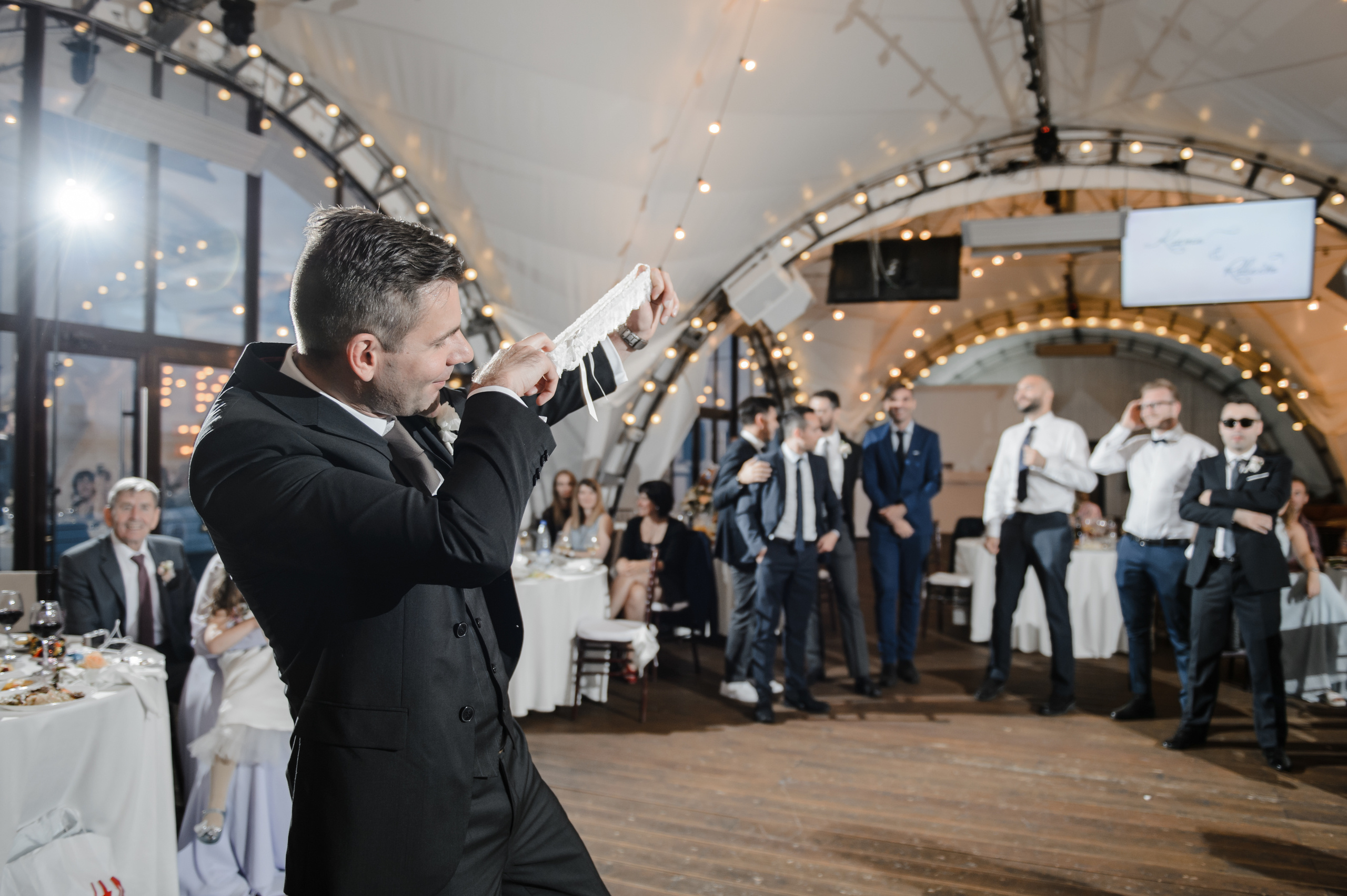 Итальянцы, танцы на крыше и разрезанный галстук | Ксения и Roberto. Свадебный и репортажный фотограф Сергей Чесноков