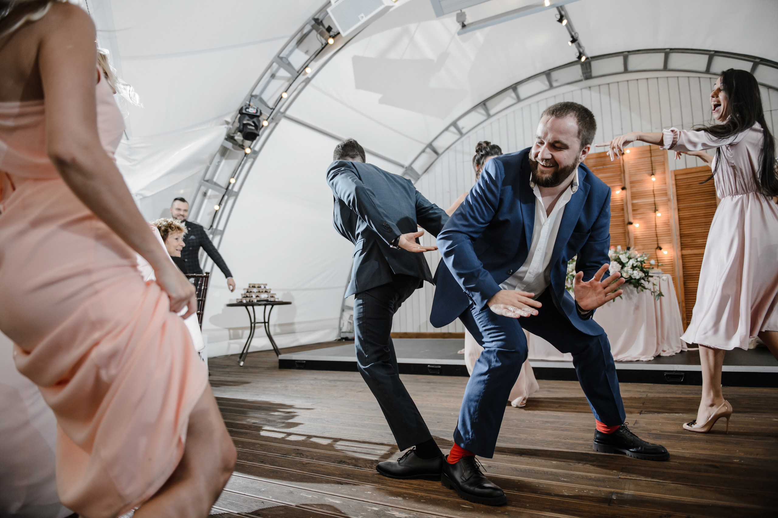 Итальянцы, танцы на крыше и разрезанный галстук | Ксения и Roberto. Свадебный и репортажный фотограф Сергей Чесноков