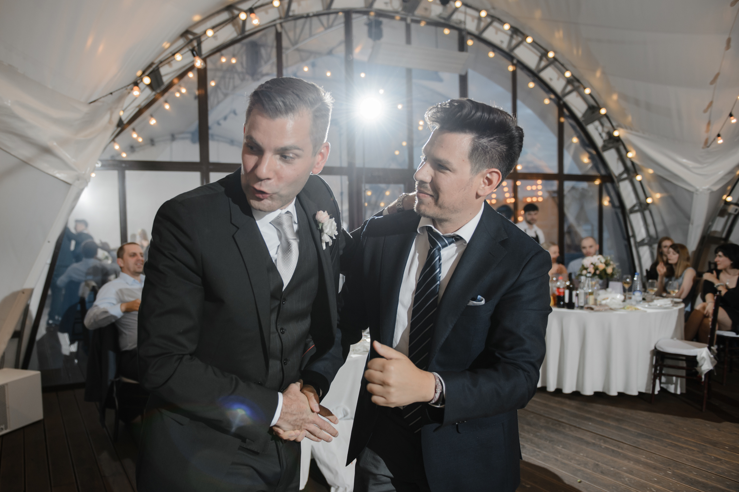 Итальянцы, танцы на крыше и разрезанный галстук | Ксения и Roberto. Свадебный и репортажный фотограф Сергей Чесноков