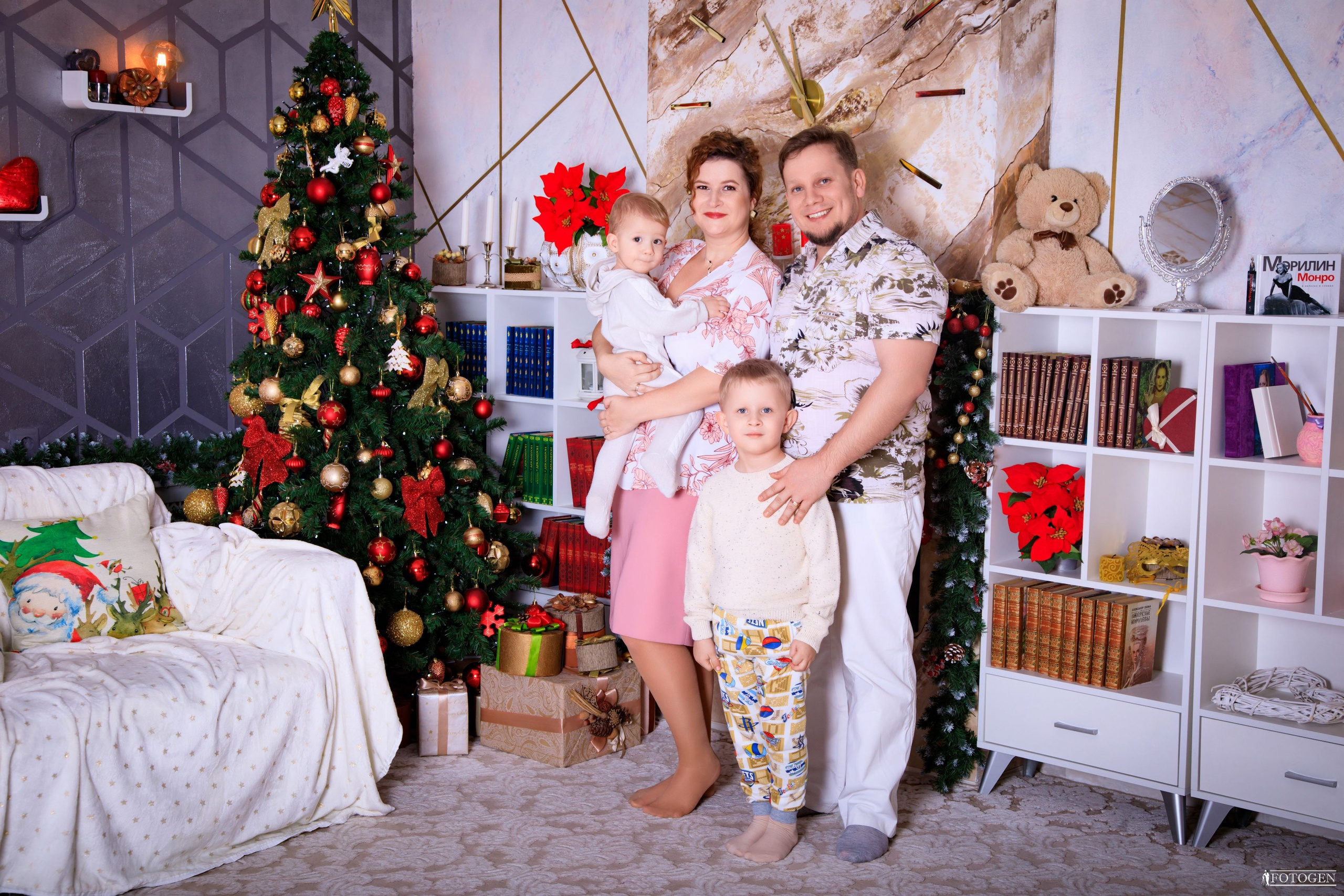 Портфолио больших семей: Единство и радость в новогодних интерьерах. Интерьерная фотостудия FOTOGEN г. Краснодар