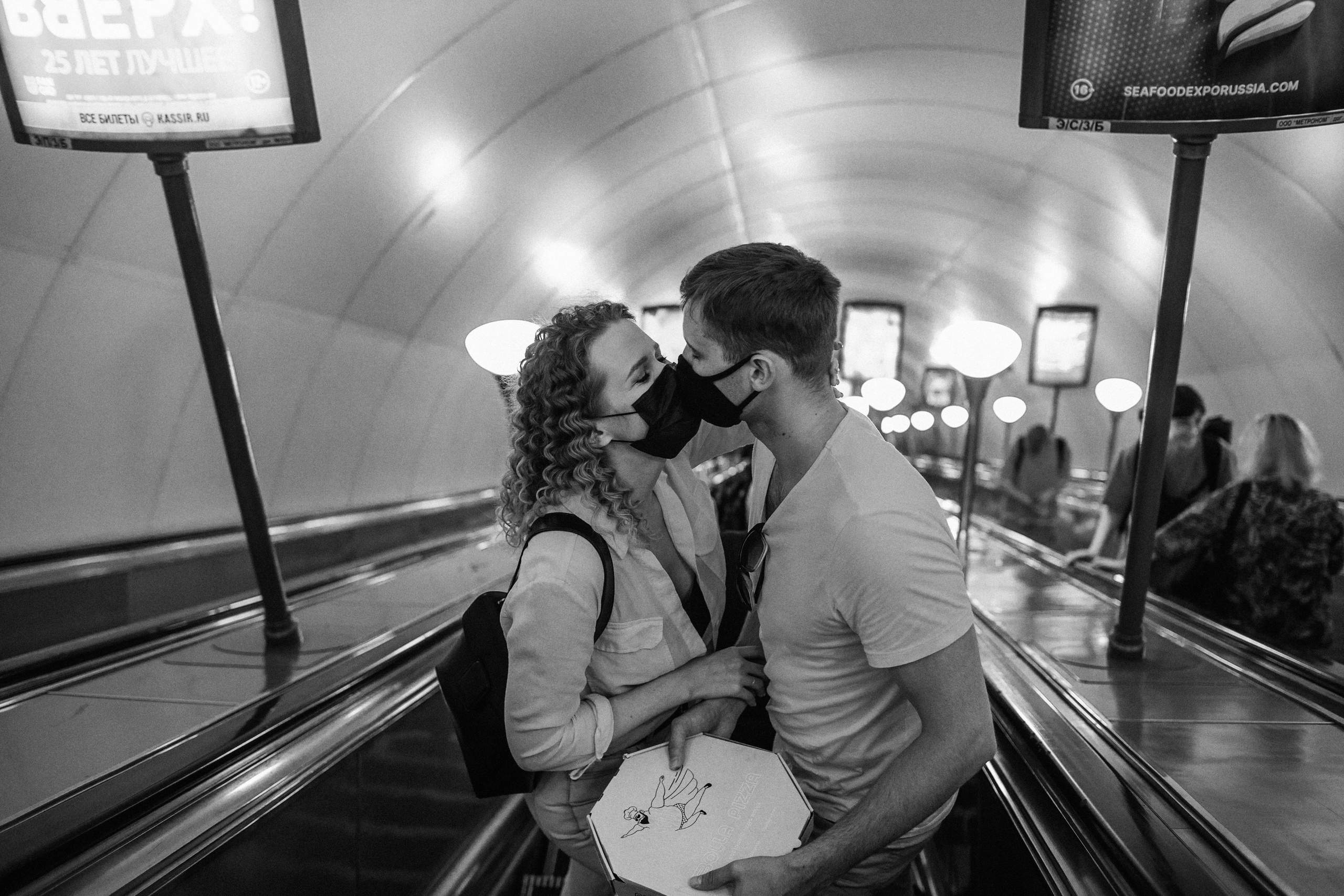 В метро. Свадебный и семейный фотограф Спб Бошман Ирина