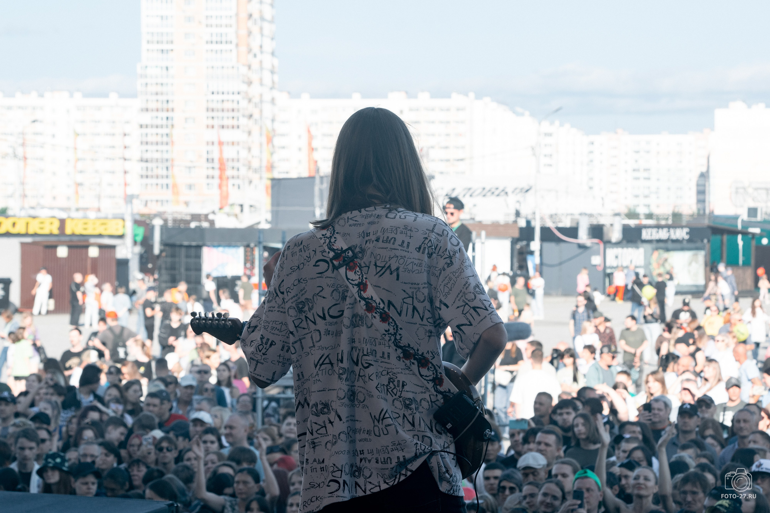 Антон Курдюмов фотограф в Хабаровске Рина Курдюмова фото27 foto27 Антон Дорофеев репортажный репортаж документалист Тони и Рина фотосоздатели ПаПаРоК Рок над Амуром 2024 фестиваль Хабаровск