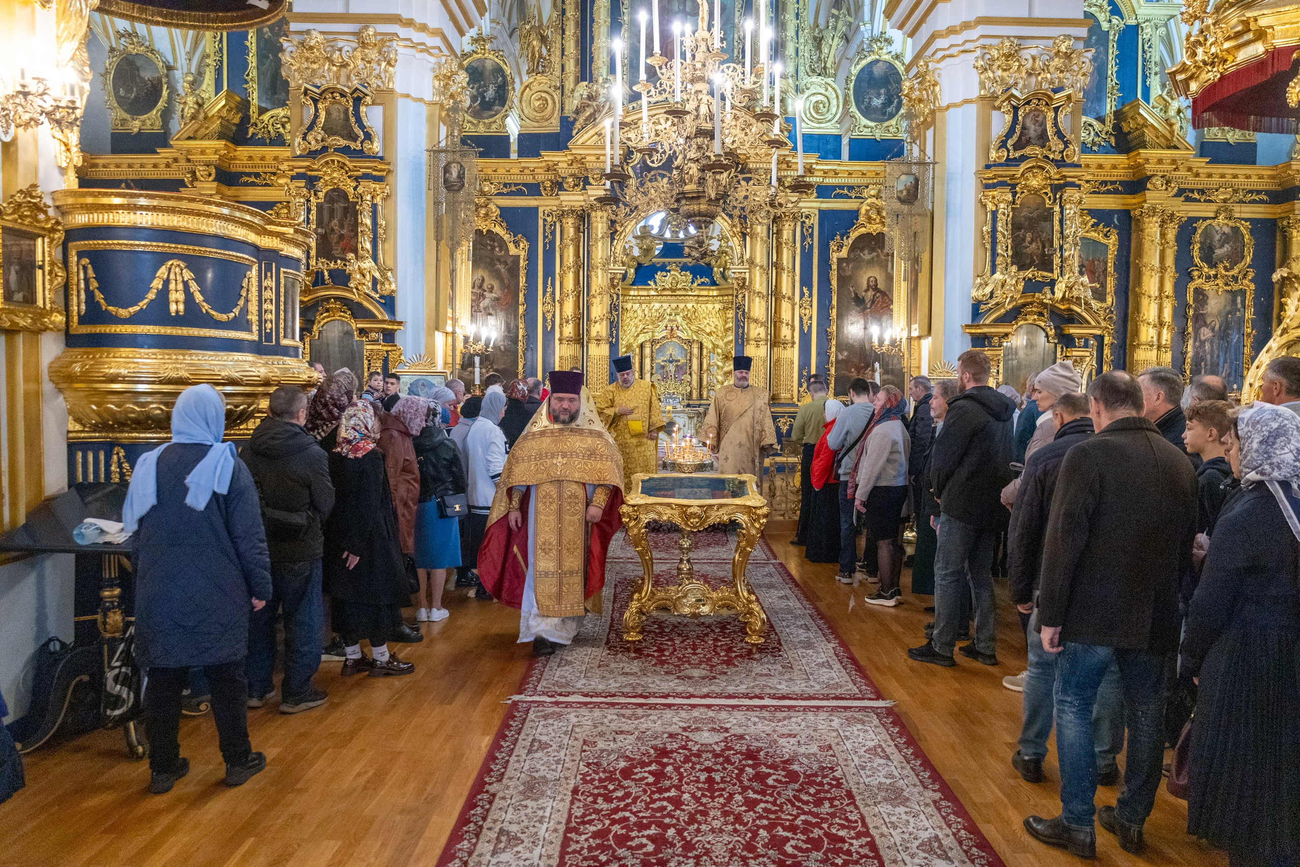 Неделя 17-я по Пятидесятнице. Глас 8-й. Ап. от 70-ти Кодрата. Сщмч. Фоки, еп. Синопийского. НИКОЛО-БОГОЯВЛЕНСКИЙ МОРСКОЙ СОБОР