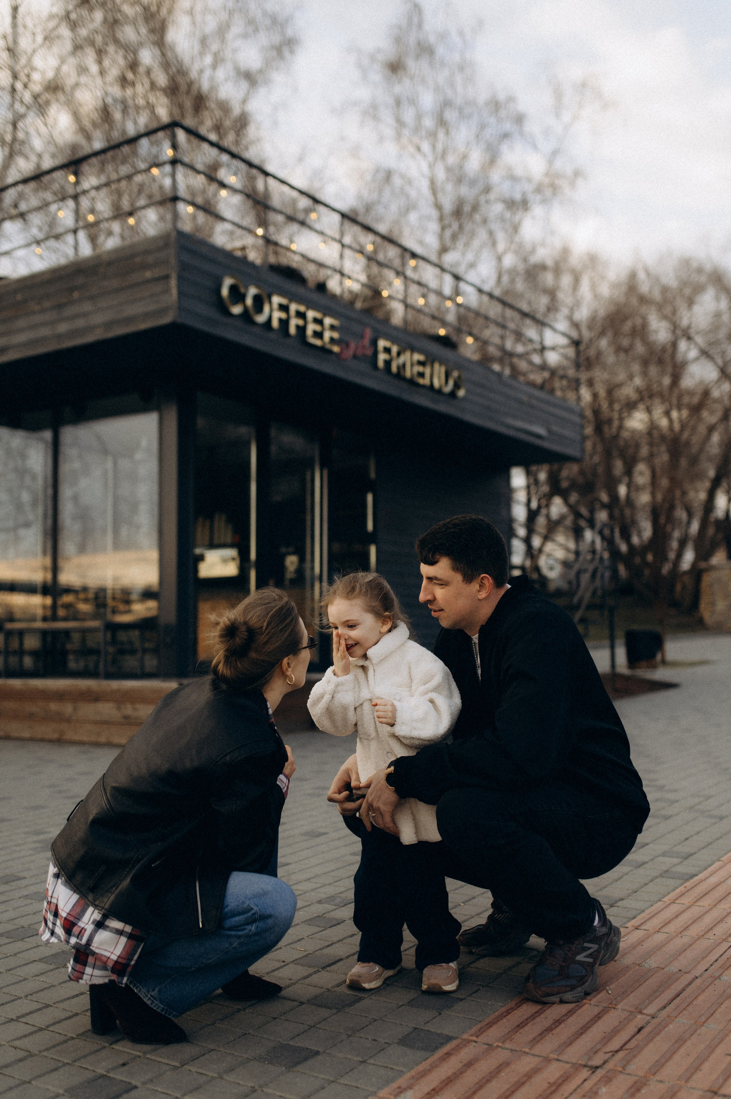 ВЕСЕННЯ ПРОГУЛКА НА НАБЕРЕЖНОЙ. Семейный фотограф в Новосибирске Женя Индрикова