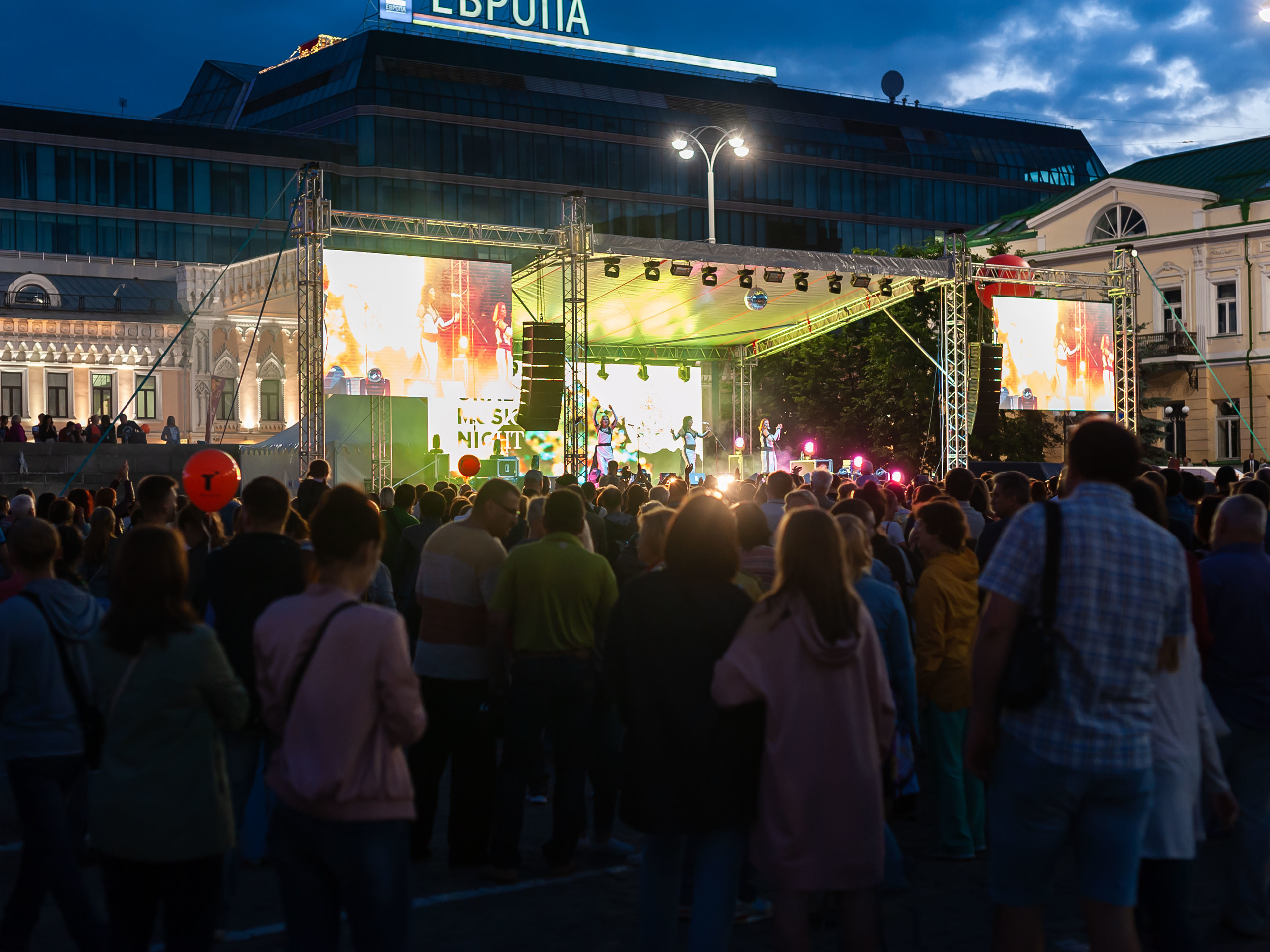 Ural Music Nigth 2018. Фотографии отовсюду и обо всем