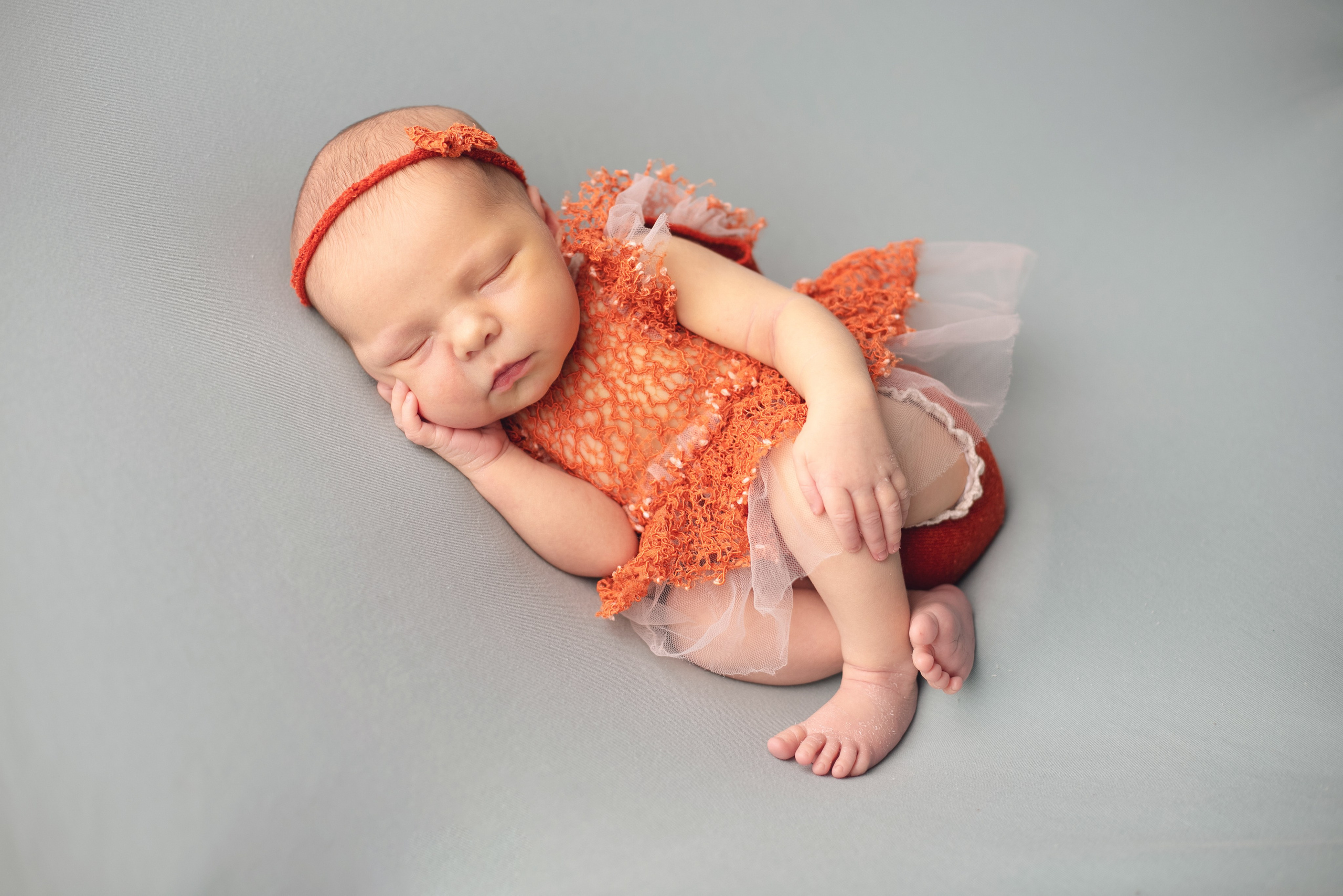 Анюта. Фотограф новорожденных в г. Россошь Виктория Нечепуренко