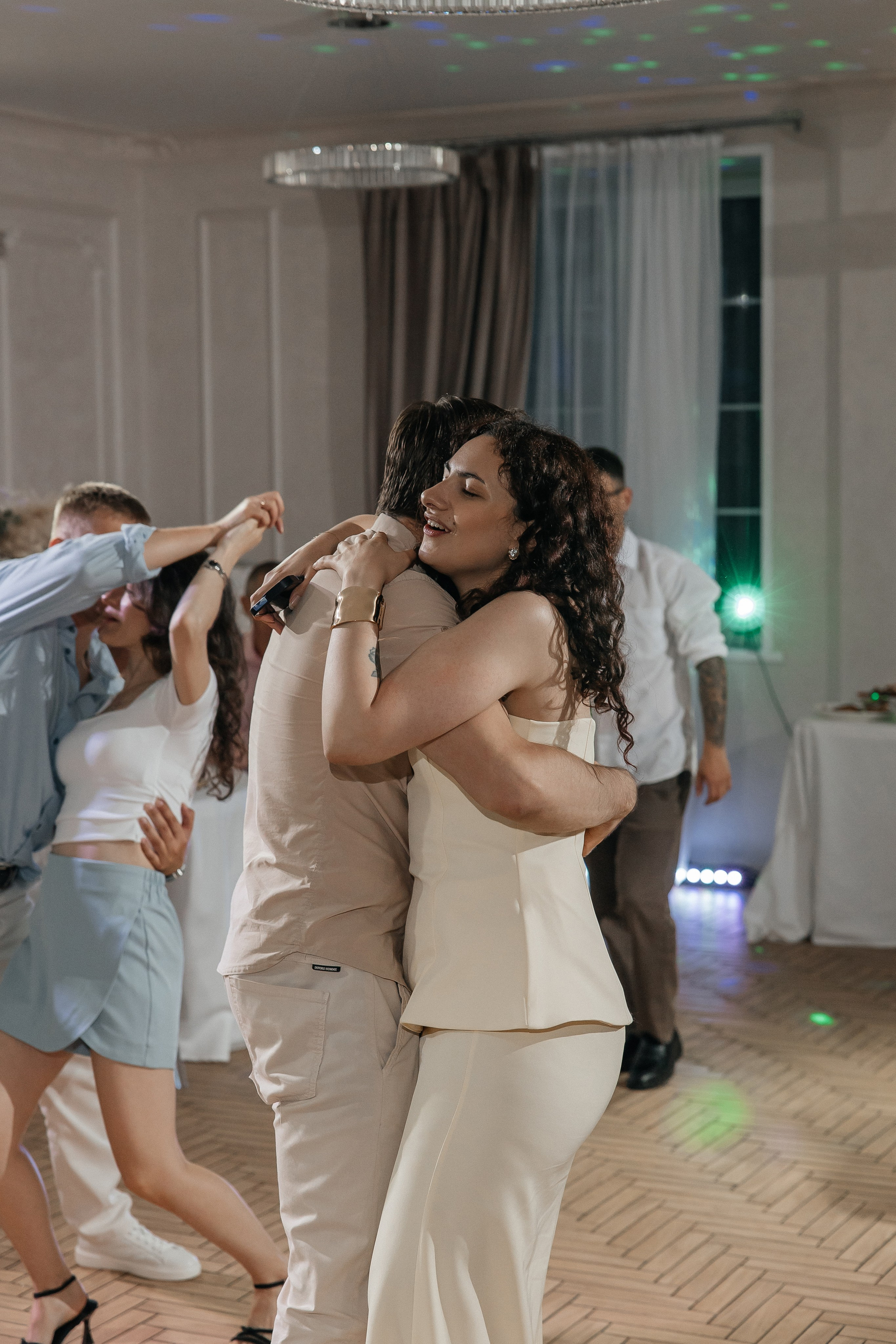 свадебный банкет на&nbsp;площадке House for Wedding «Дом у&nbsp;озера»