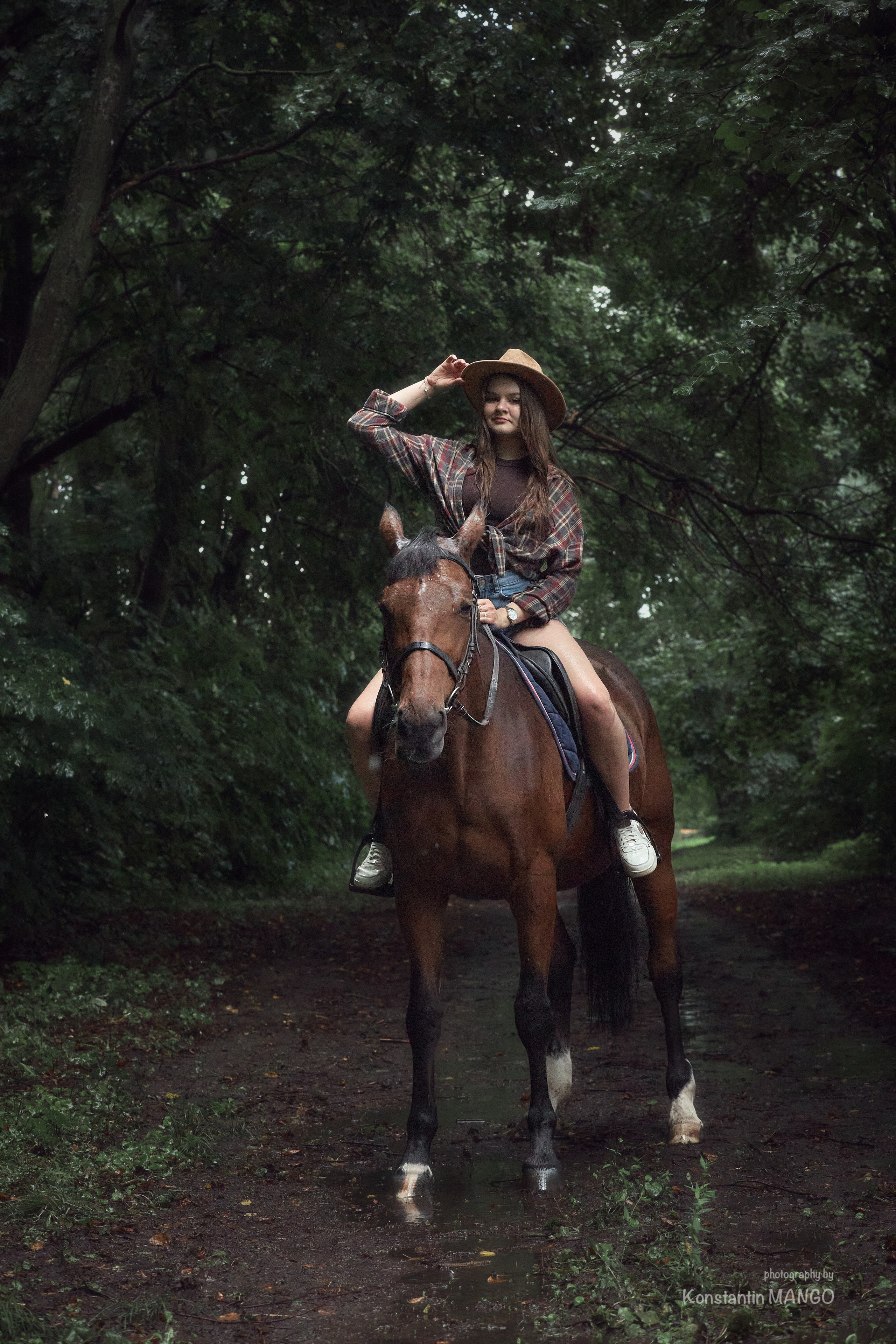 Фотопрогулка для Виктории и Полины на лошадях. Фотограф в Рязани. Свадьба, семейное фото, портрет. Константин Манго