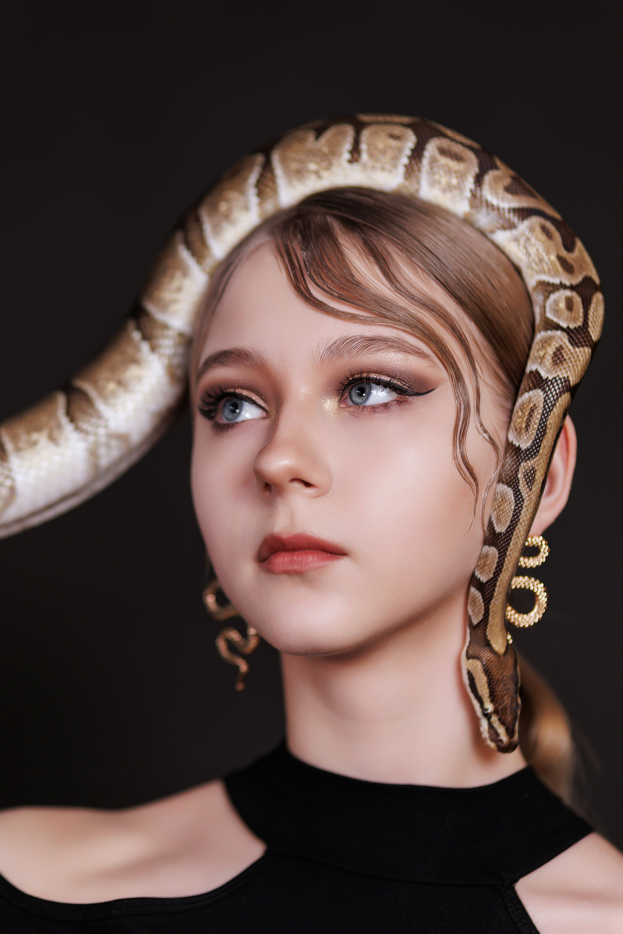 Ваши фотографии. Интерьерная фотостудия Background в Омске