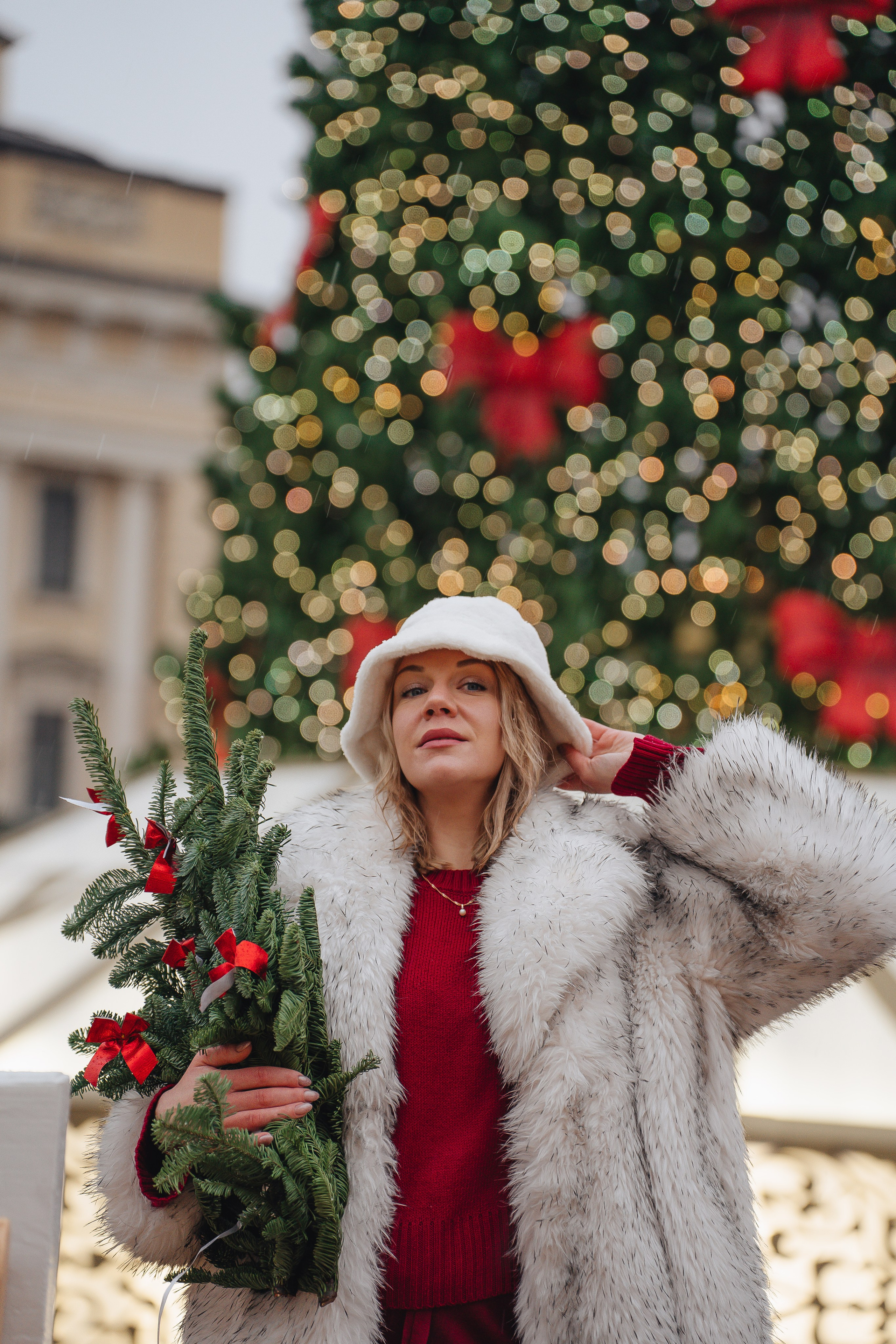 ПРОГУЛКА НА МАНЕЖНОЙ ПЛОЩАДИ ДЛЯ ДЕВУШКИ ПЕРЕД НОВЫМ ГОДОМ (НОВОГОДНЯЯ ФОТОСЕССИИЯ НА МАНЕЖНОЙ ПЛОЩАДИ). Профессиональный фотограф, Санкт-Петербург — Виктория Богомолова