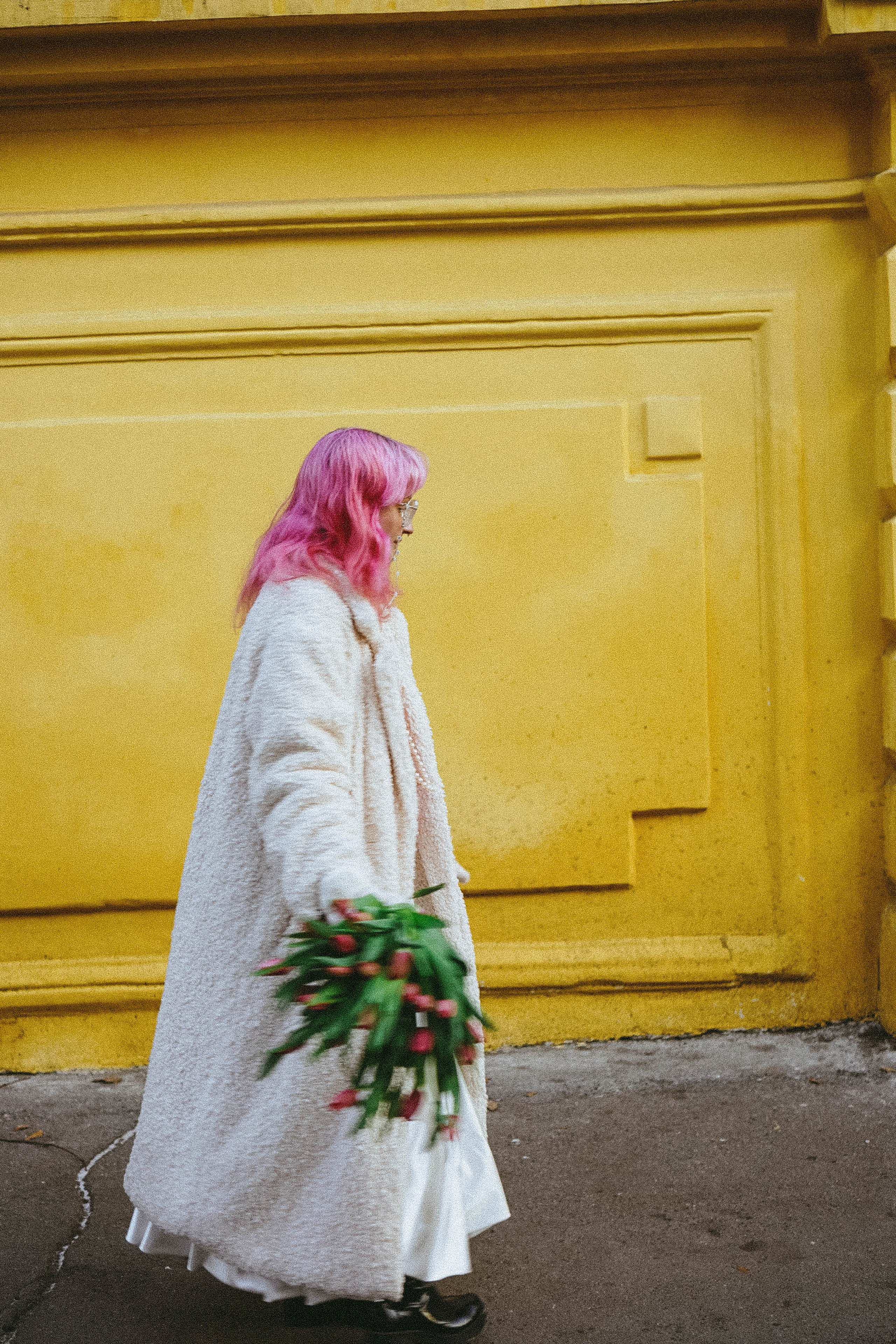 Прогулочная фотосессия с тюльпанами. Профессиональный фотограф, Санкт-Петербург — Виктория Богомолова