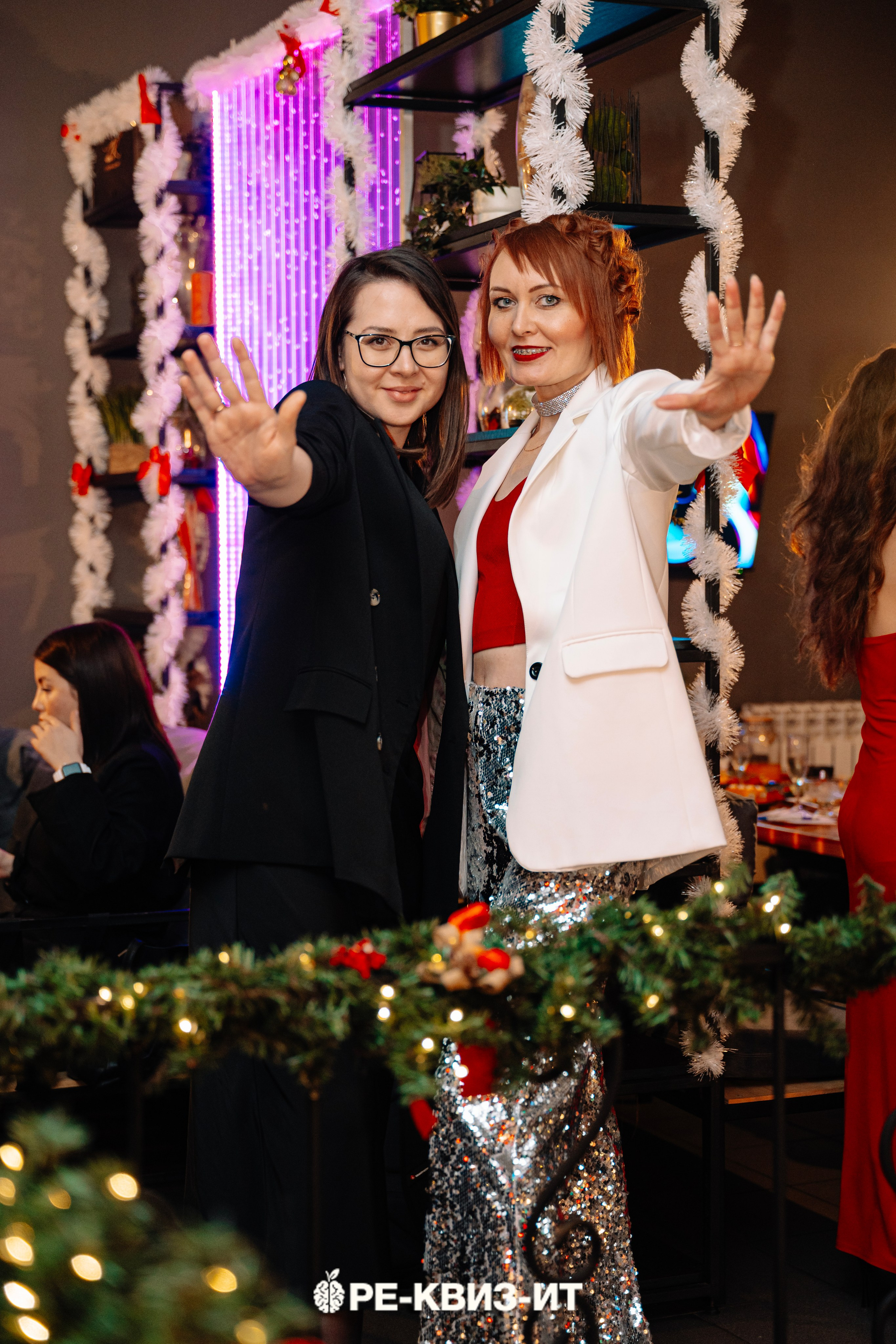 Реквизит — квиз в Зеленодольске и Волжске ZR cafe. Свадебный фотограф в Казани, и Зеленодольске Радик Мухаметов