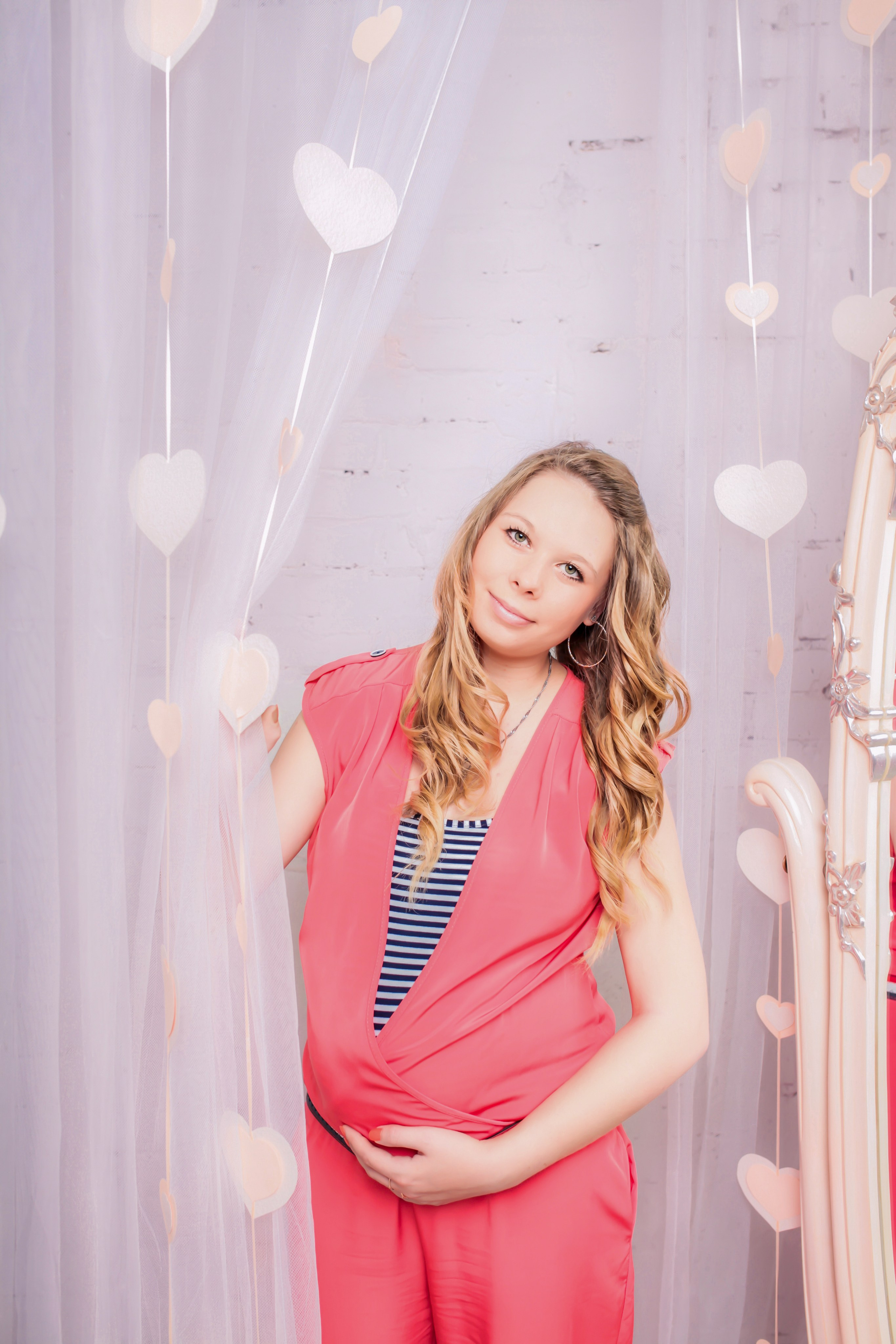 Студийная фотосессия в Ожидании чуда. Репортажный, семейный и студийный фотограф в Москве Демин Алексей