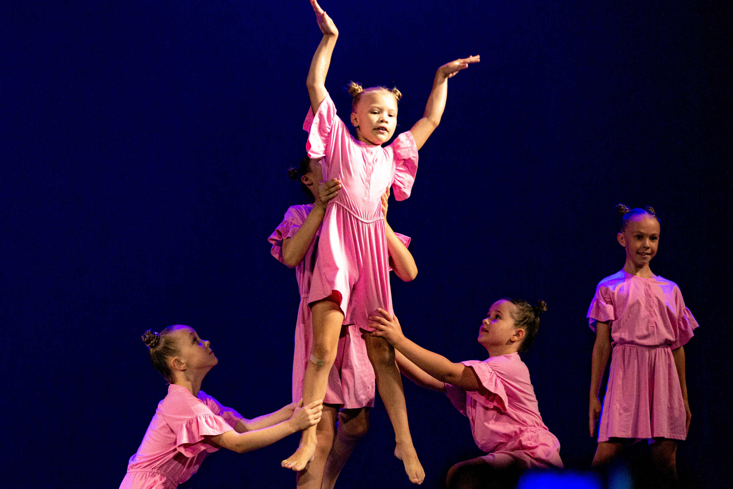 ОТЧЕТНЫЙ КОНЦЕРТ ХОРЕОГРАФИЧЕСКОЙ ШКОЛЫ НИКА. Фотограф в Сочи Юрий Шептаев