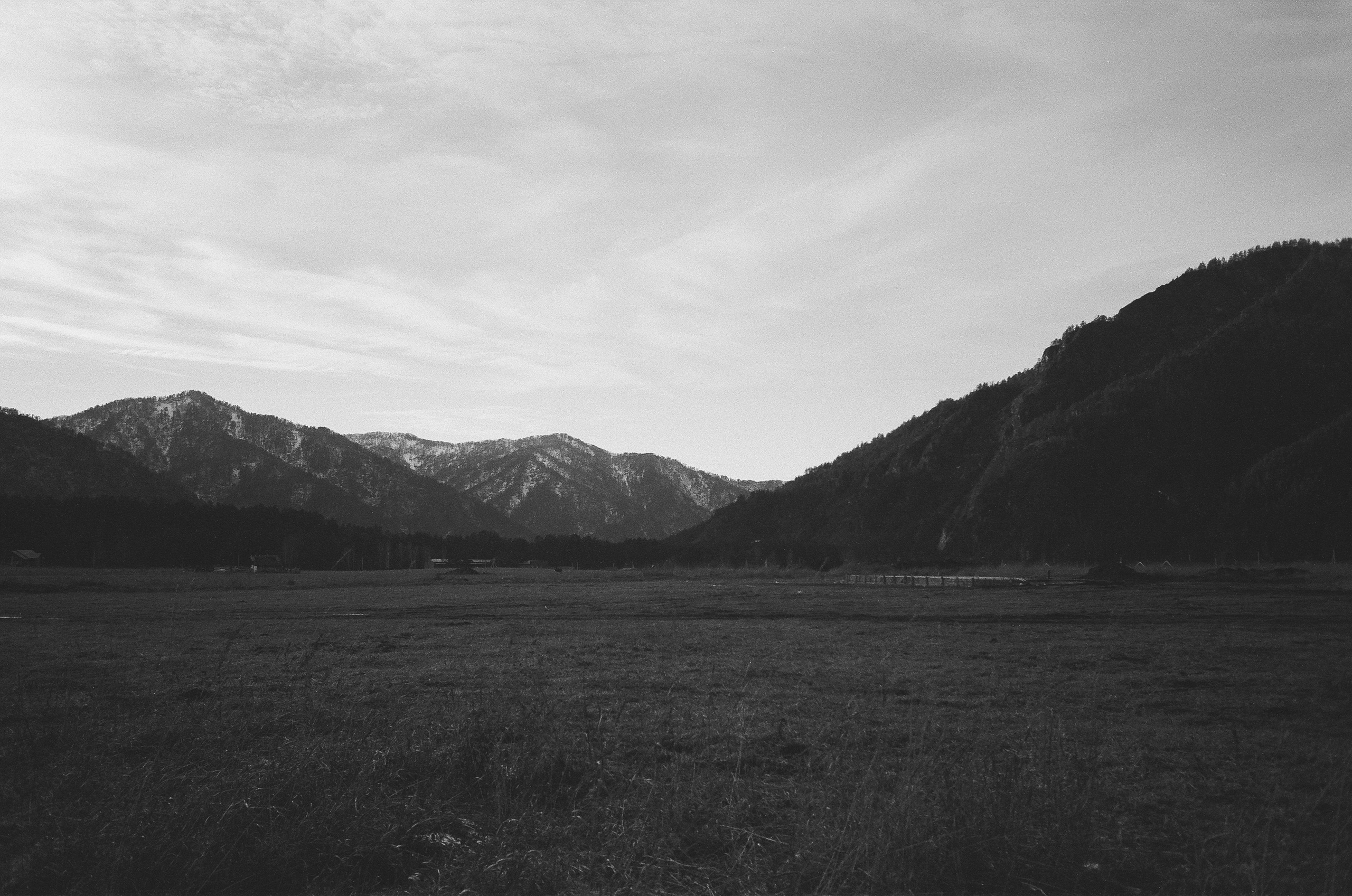 Деревня Берендеевка и кафе Лампа в верхах Алтая. Горы и поля Чемала. Фотограф-документалист Мария Осокина