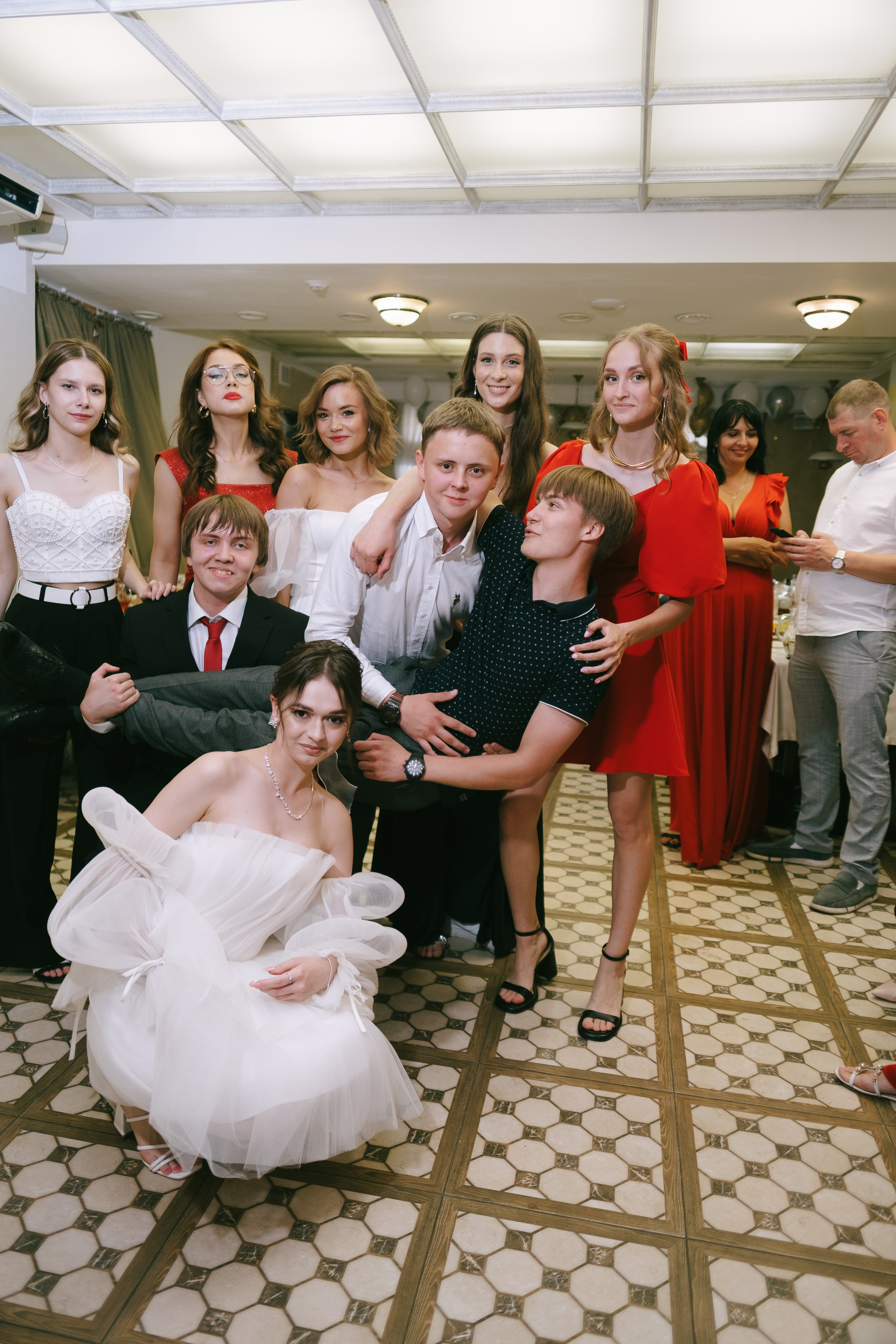 Выпускной школа 33. Свадебный и репортажной фотограф Денис Ожигин в Краснодаре и Краснодарском крае